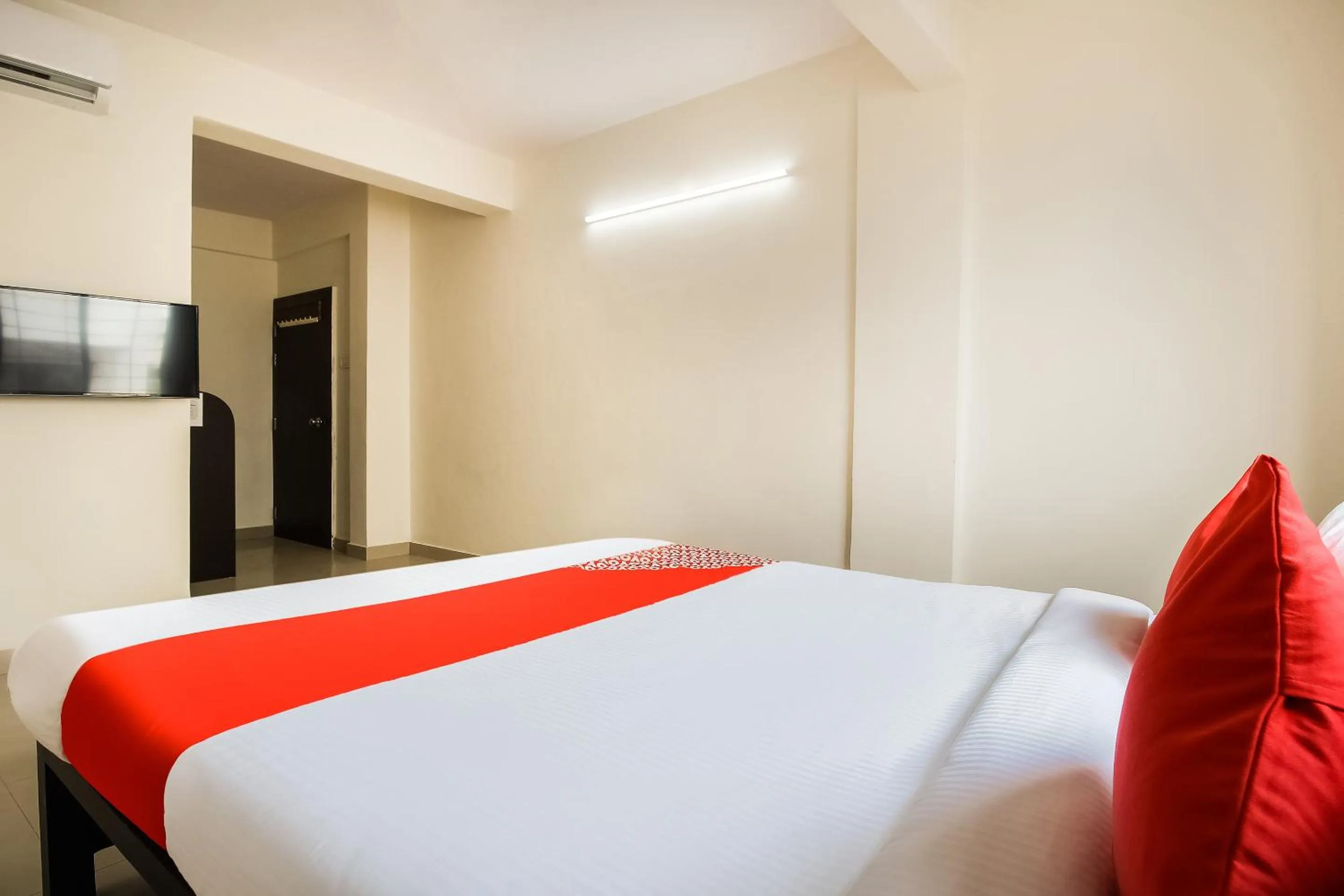 Bedroom, Bed in Hotel O Galaxy Near INOX