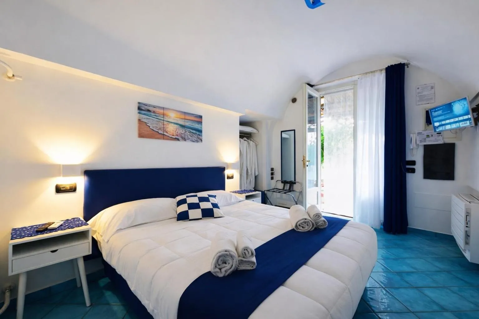Superior Apartment with Spa Bath and Terrace in Eden Holiday