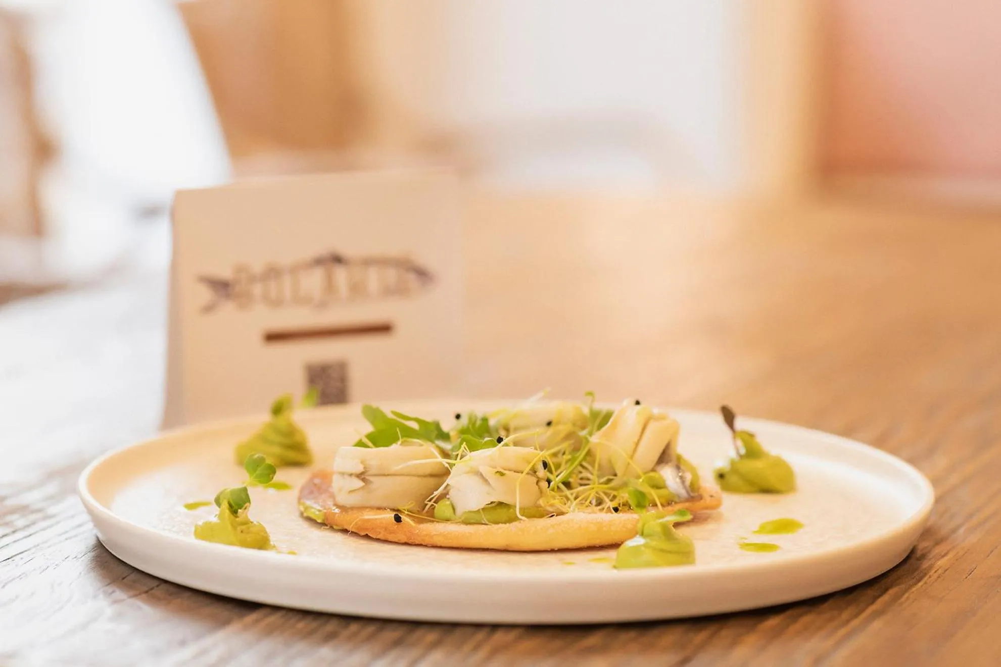 Restaurant/places to eat in Alzocaire Hostal Boutique