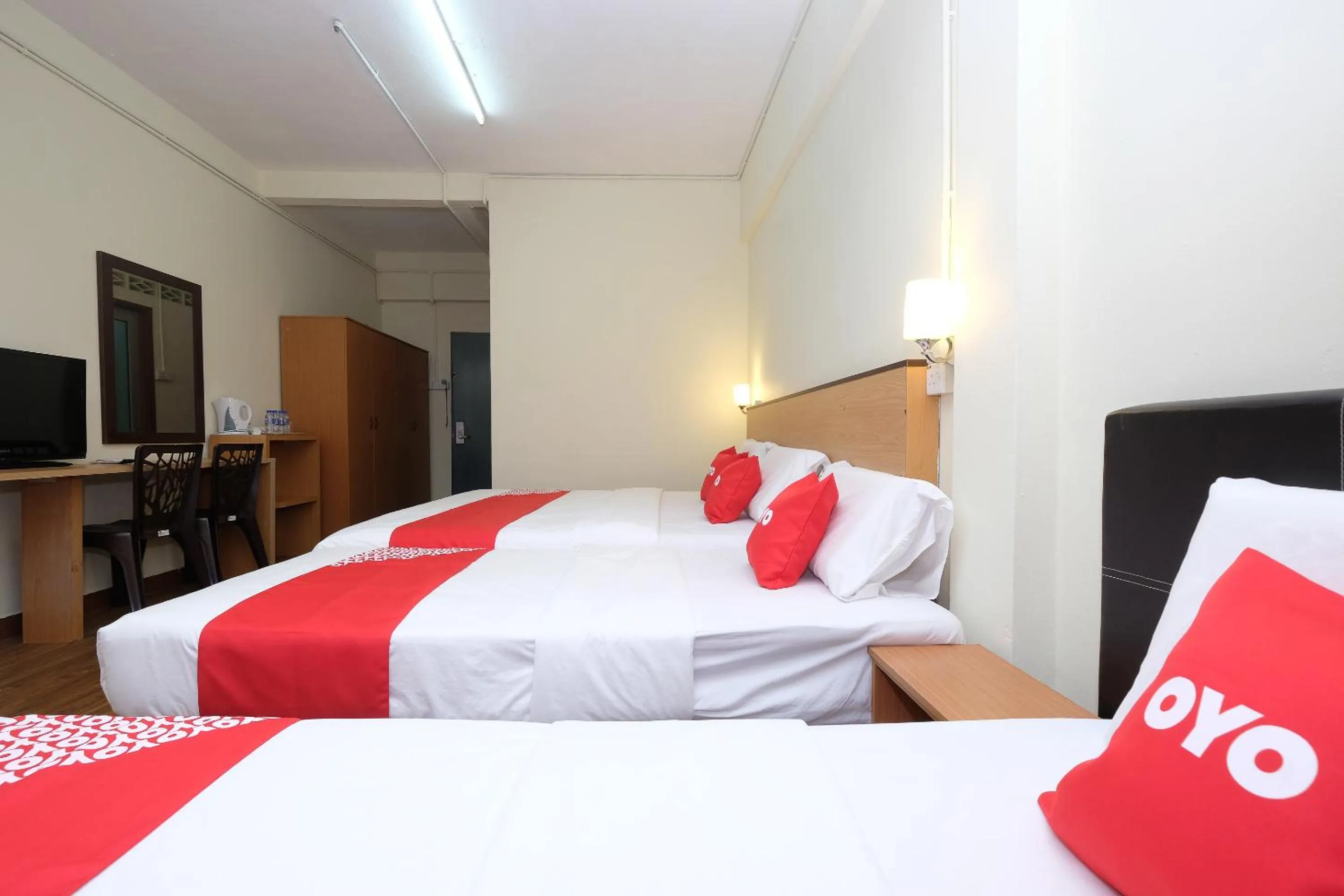 Bedroom, Bed in Hotel O 75