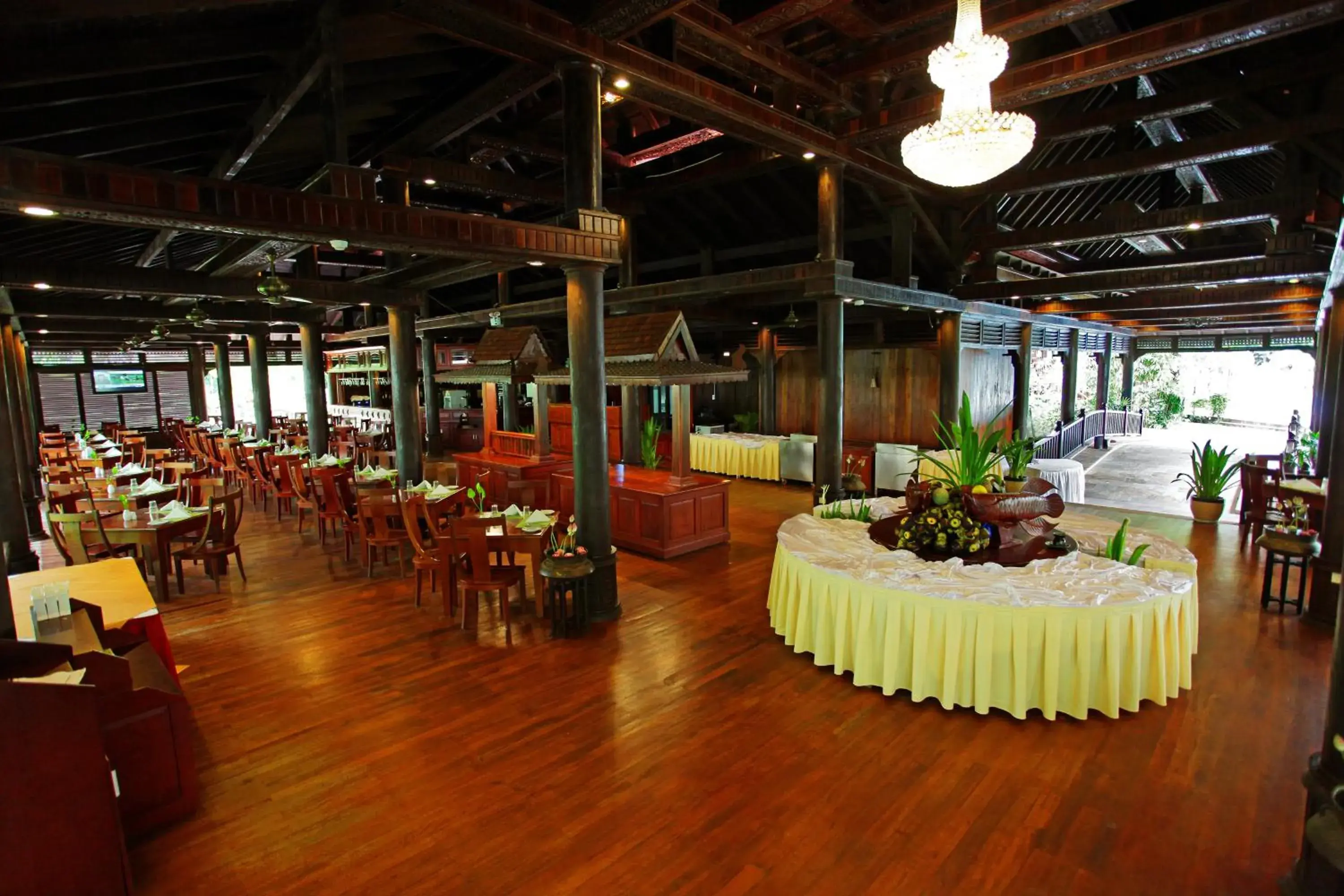 Restaurant/Places to Eat in Sokhalay Angkor Inn