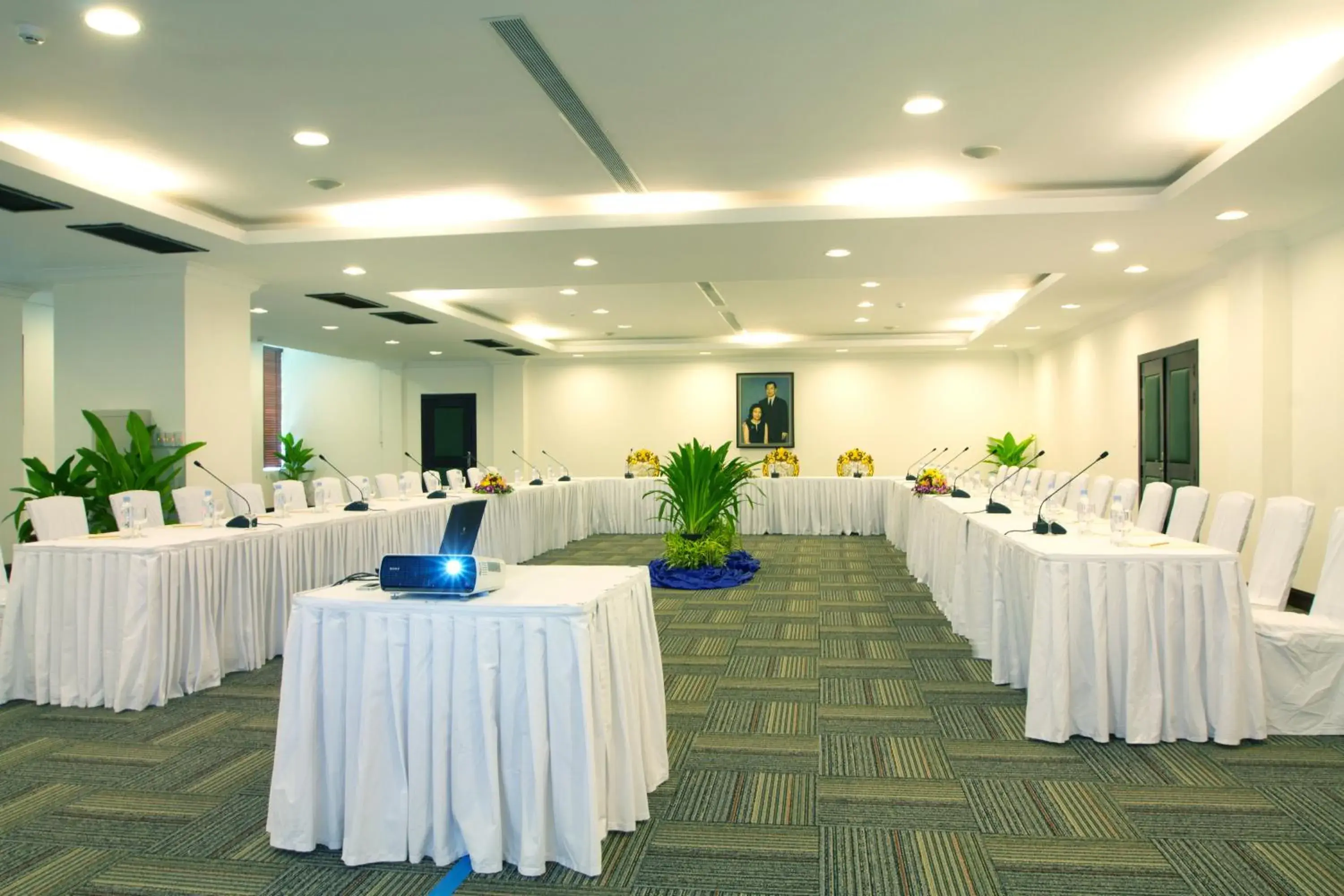 Business facilities in Sokhalay Angkor Inn