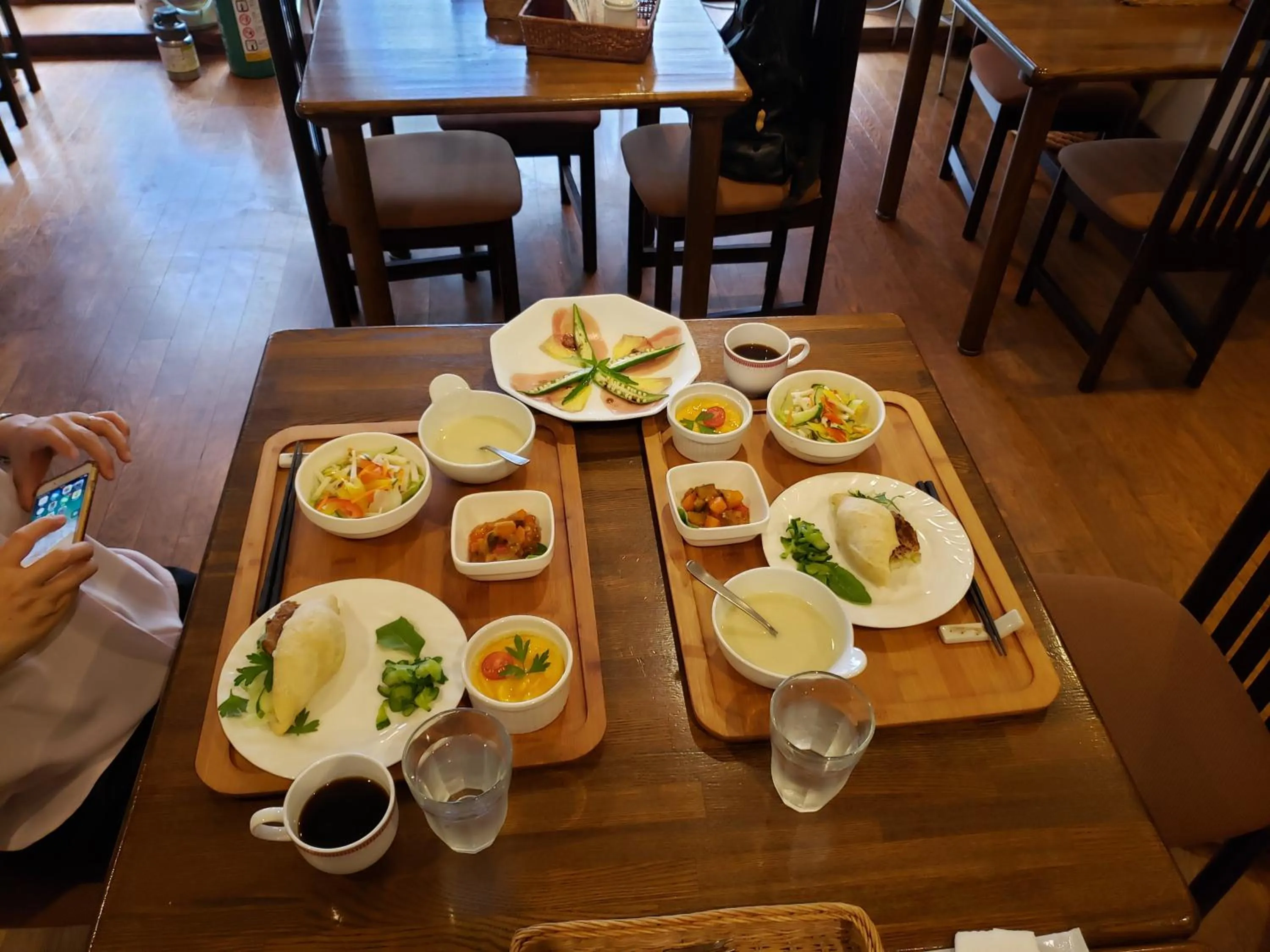 Restaurant/places to eat in GardenRoom bnb Yumyum