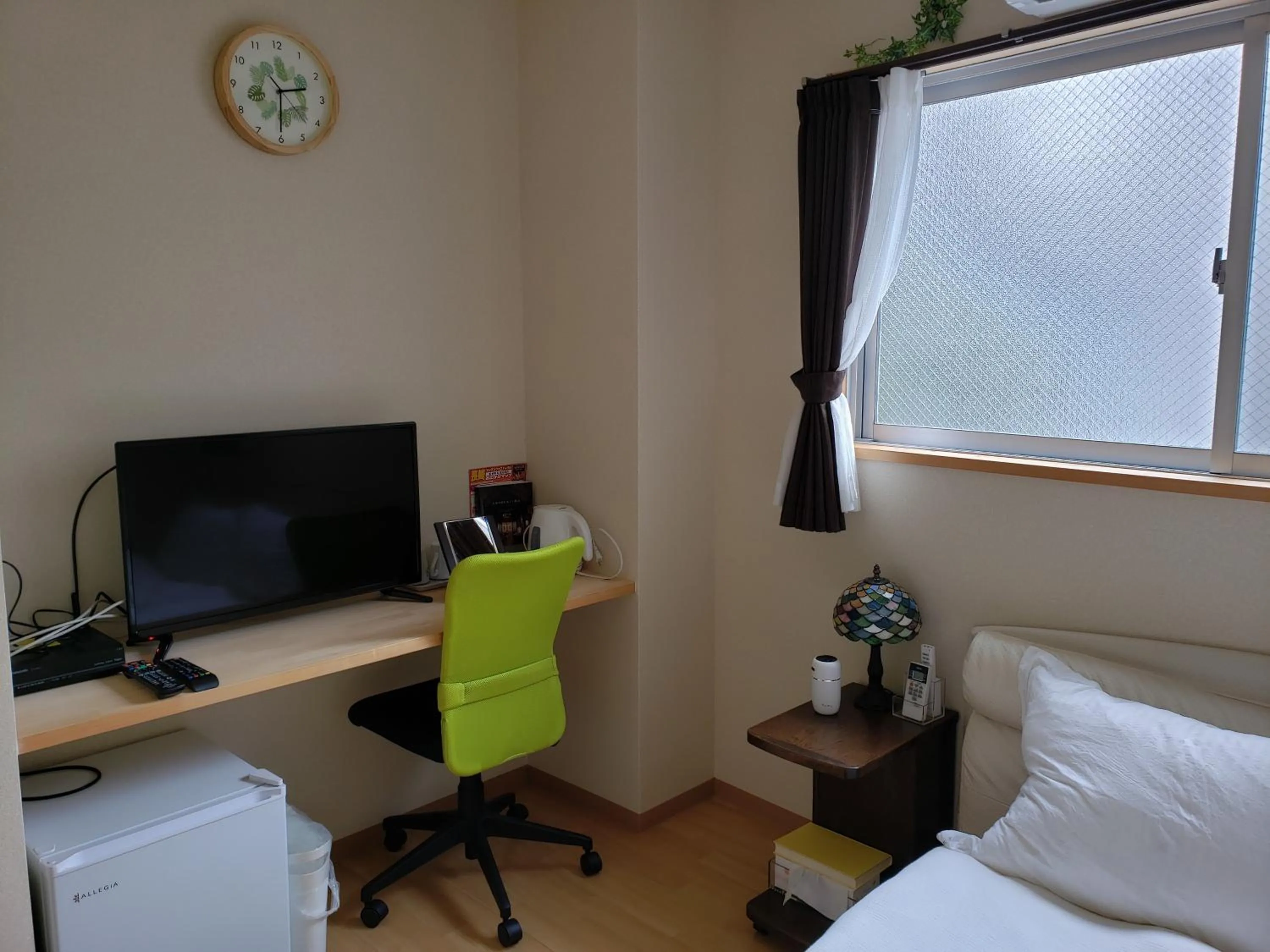 Photo of the whole room in GardenRoom bnb Yumyum