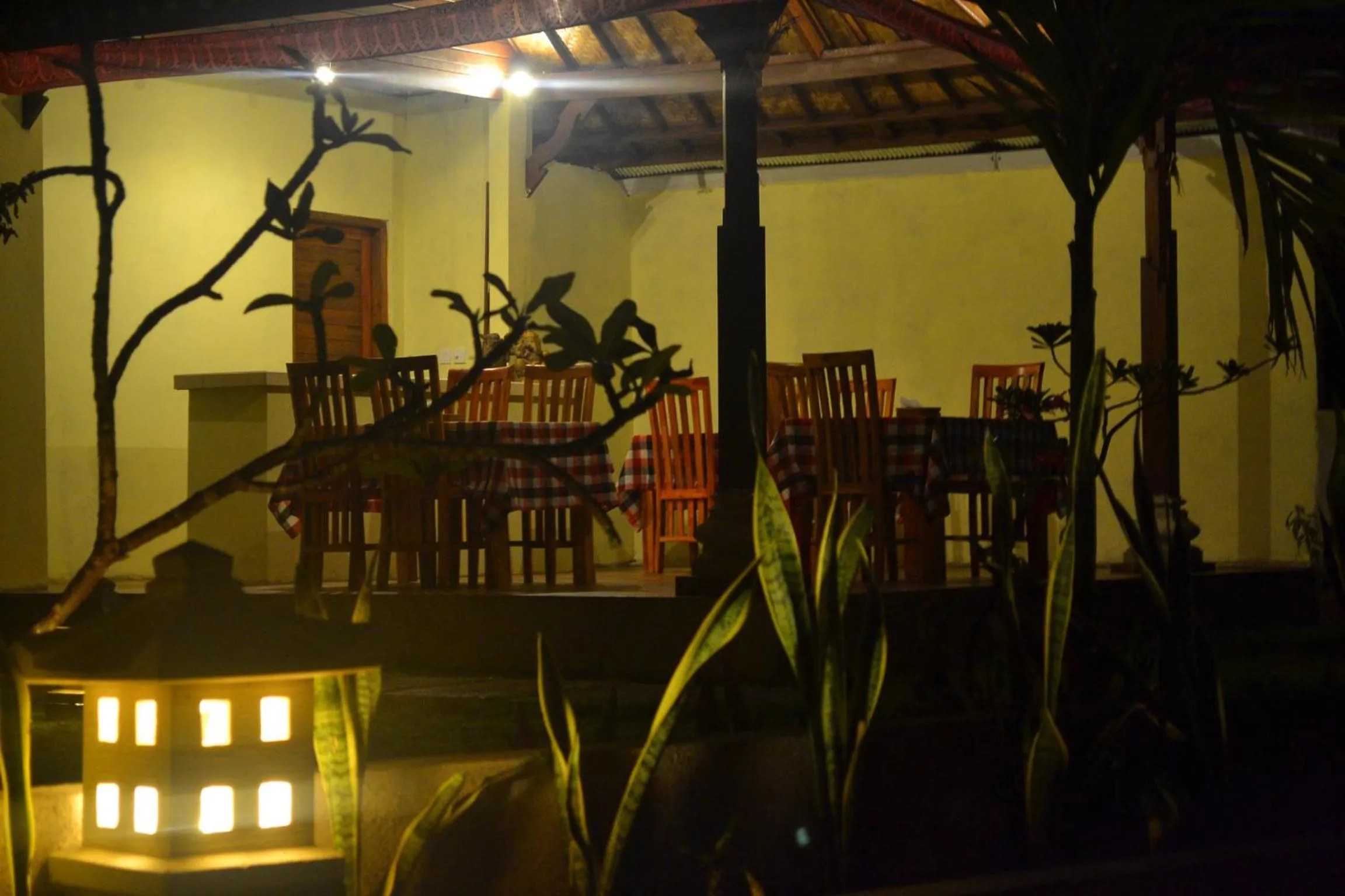 Restaurant/places to eat in The Akah Cottage