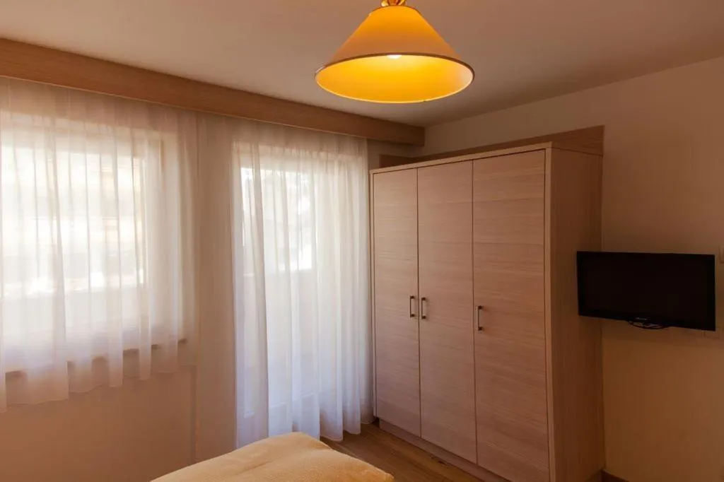 Day, Bed in Residence Armonia