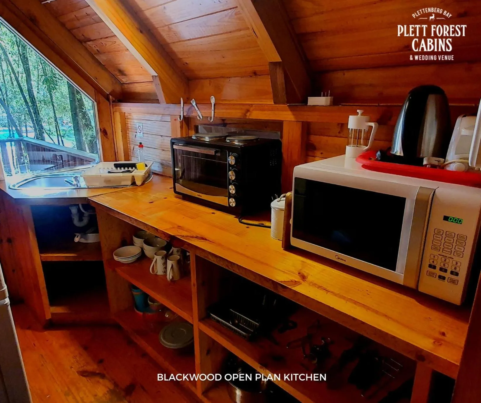 Kitchen or kitchenette in Plett Forest Cabins
