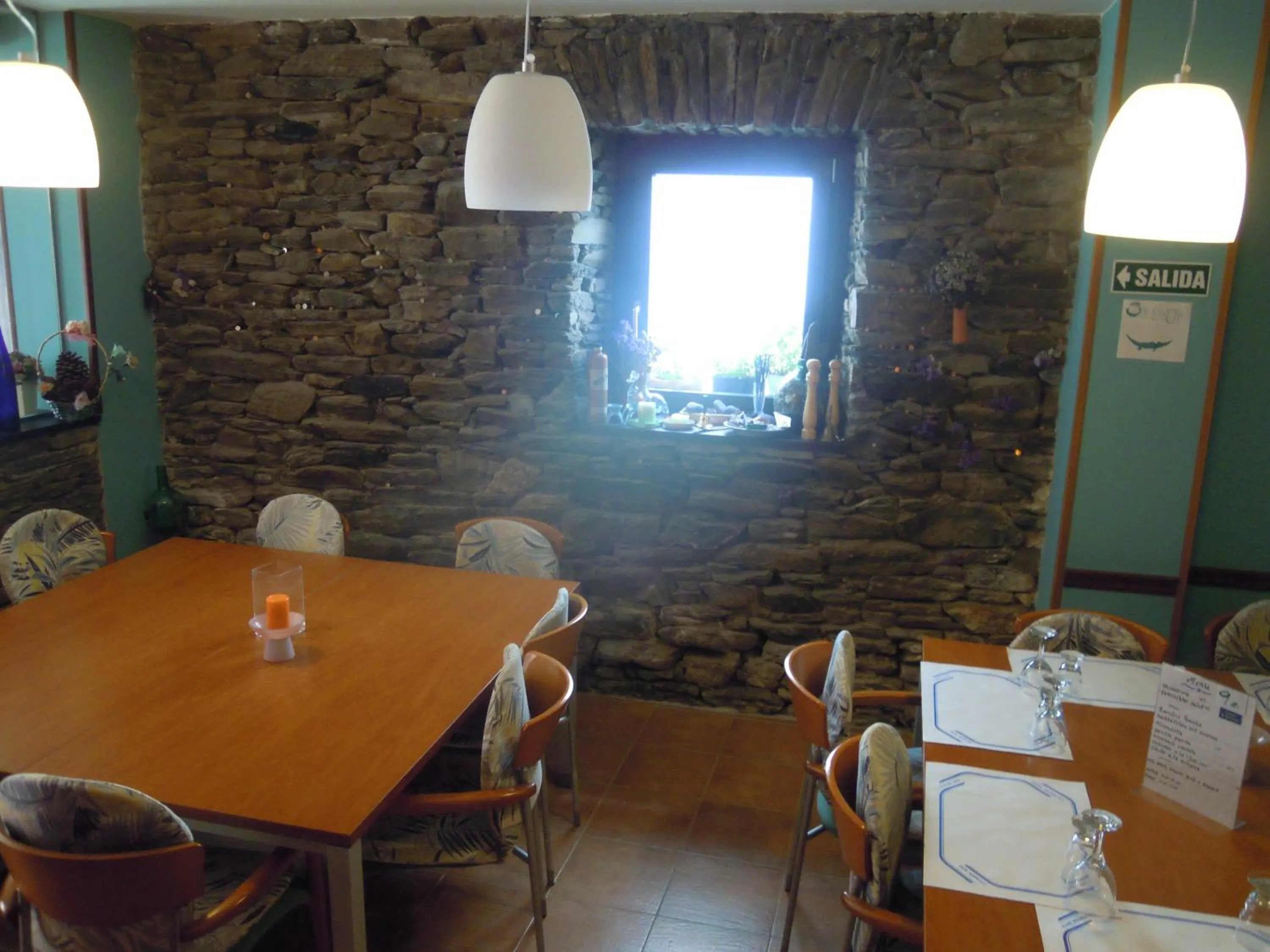 Restaurant/places to eat in Albergue O Durmiñento