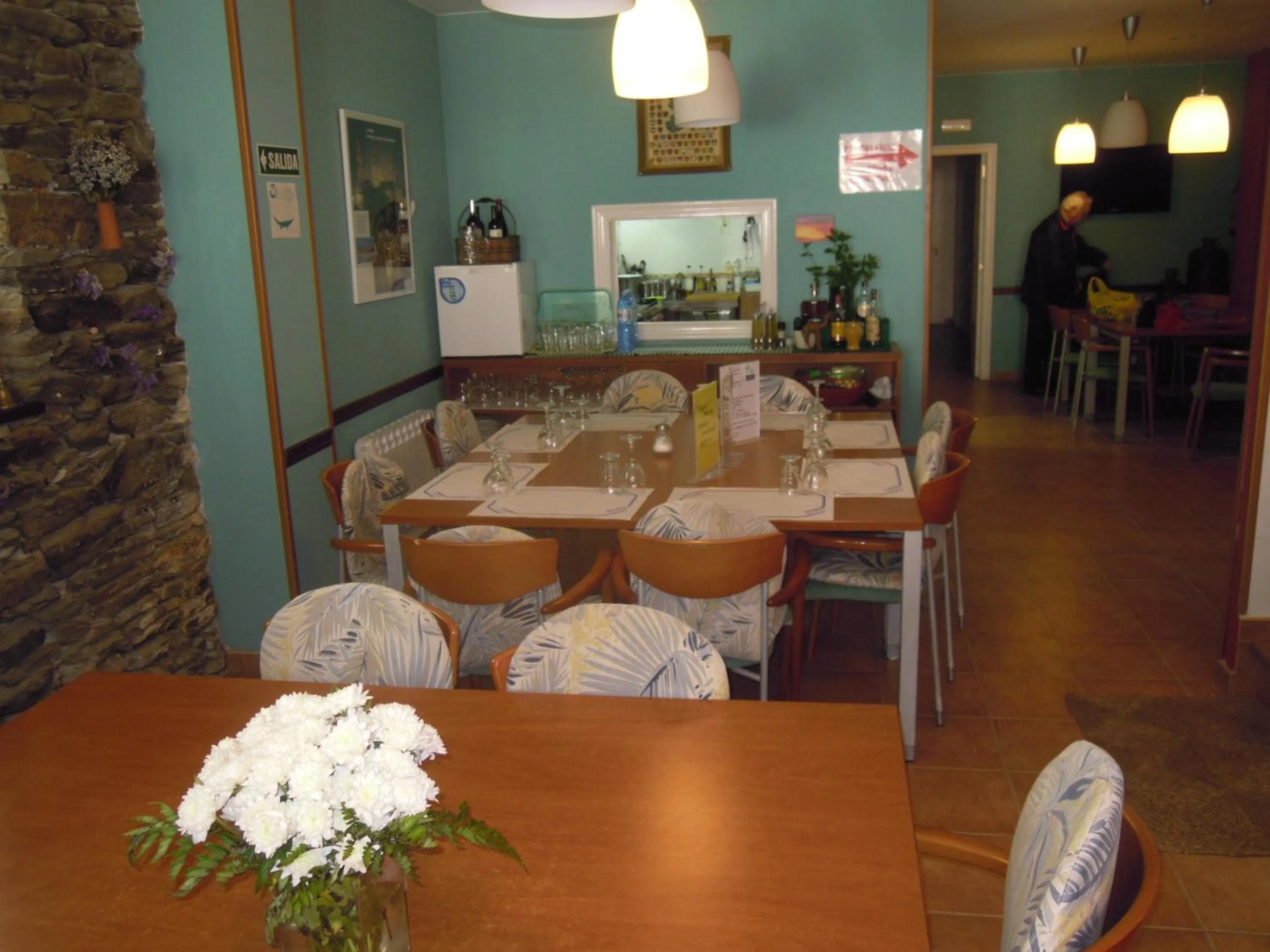Restaurant/places to eat in Albergue O Durmiñento