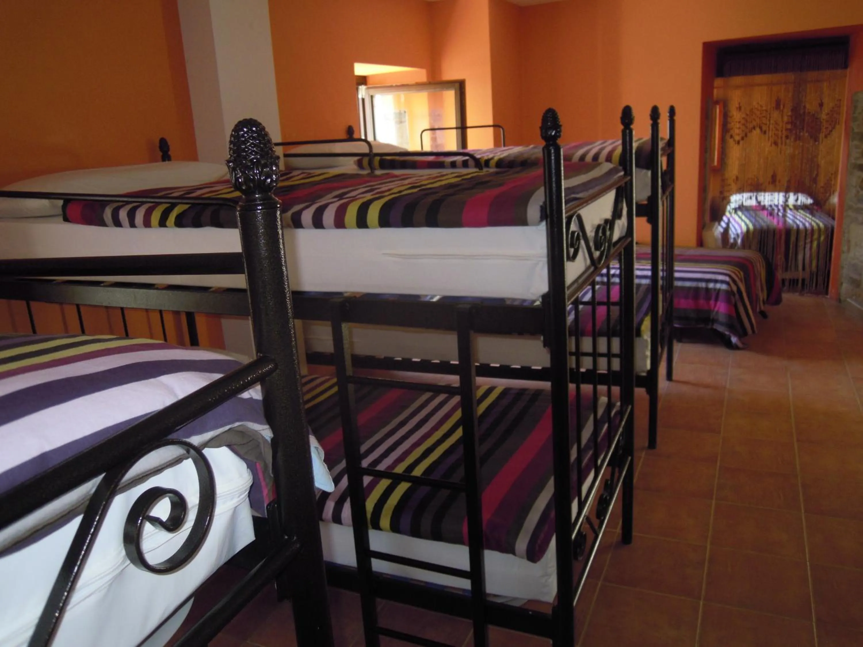 Photo of the whole room, Bed in Albergue O Durmiñento