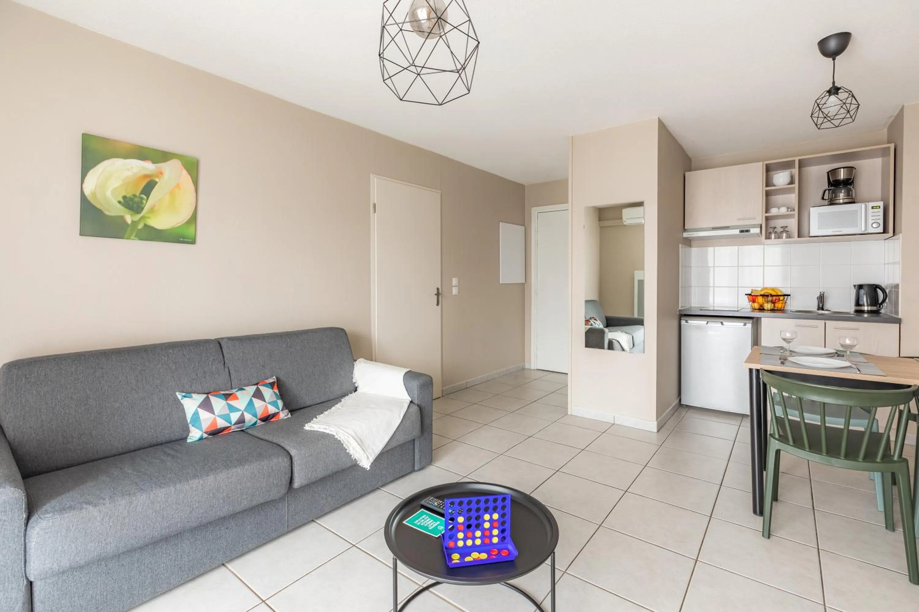 Kitchen or kitchenette in Appart'City Classic Bordeaux Aéroport St Jean D'Illac