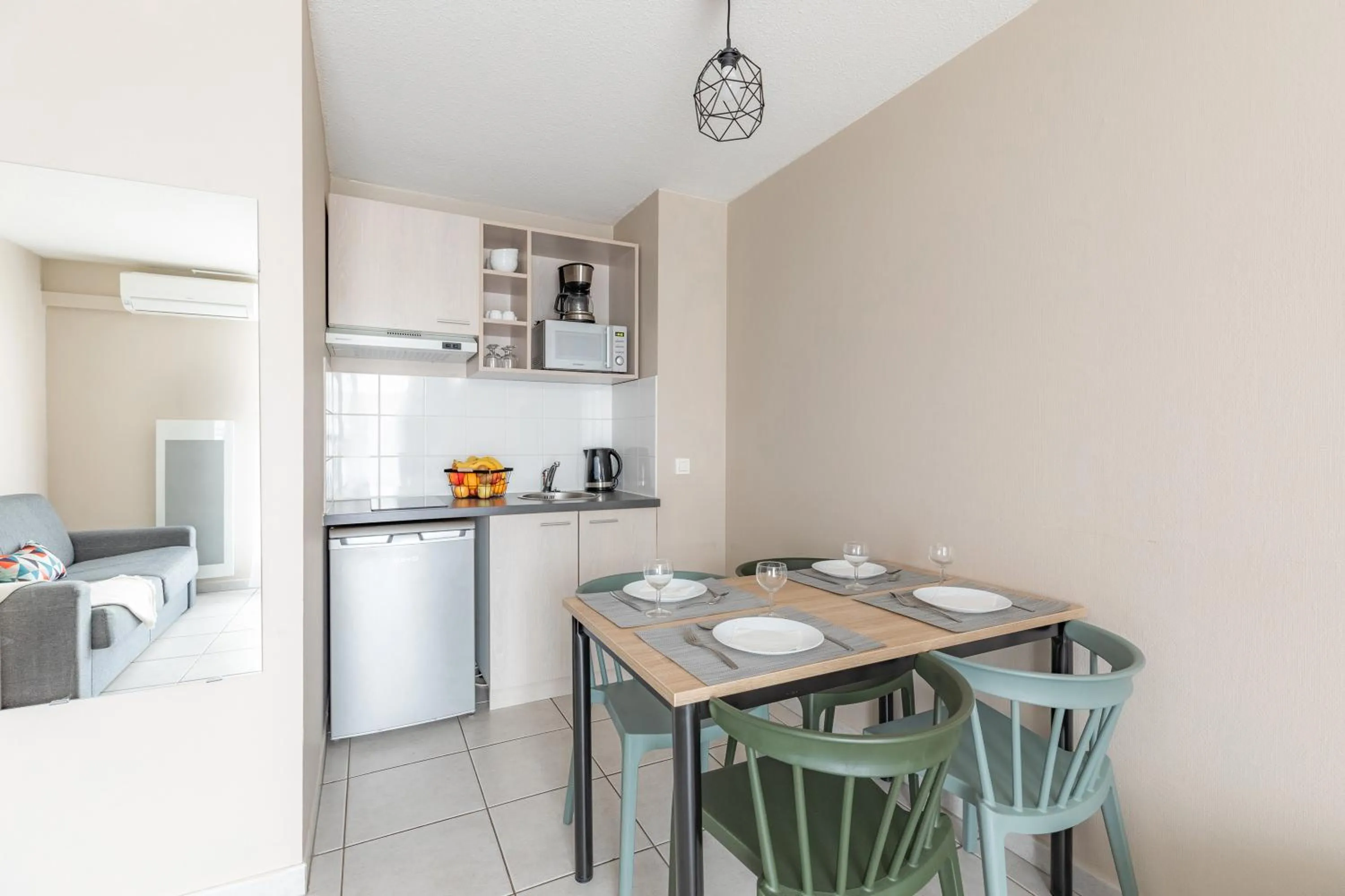 Kitchen or kitchenette in Appart'City Classic Bordeaux Aéroport St Jean D'Illac