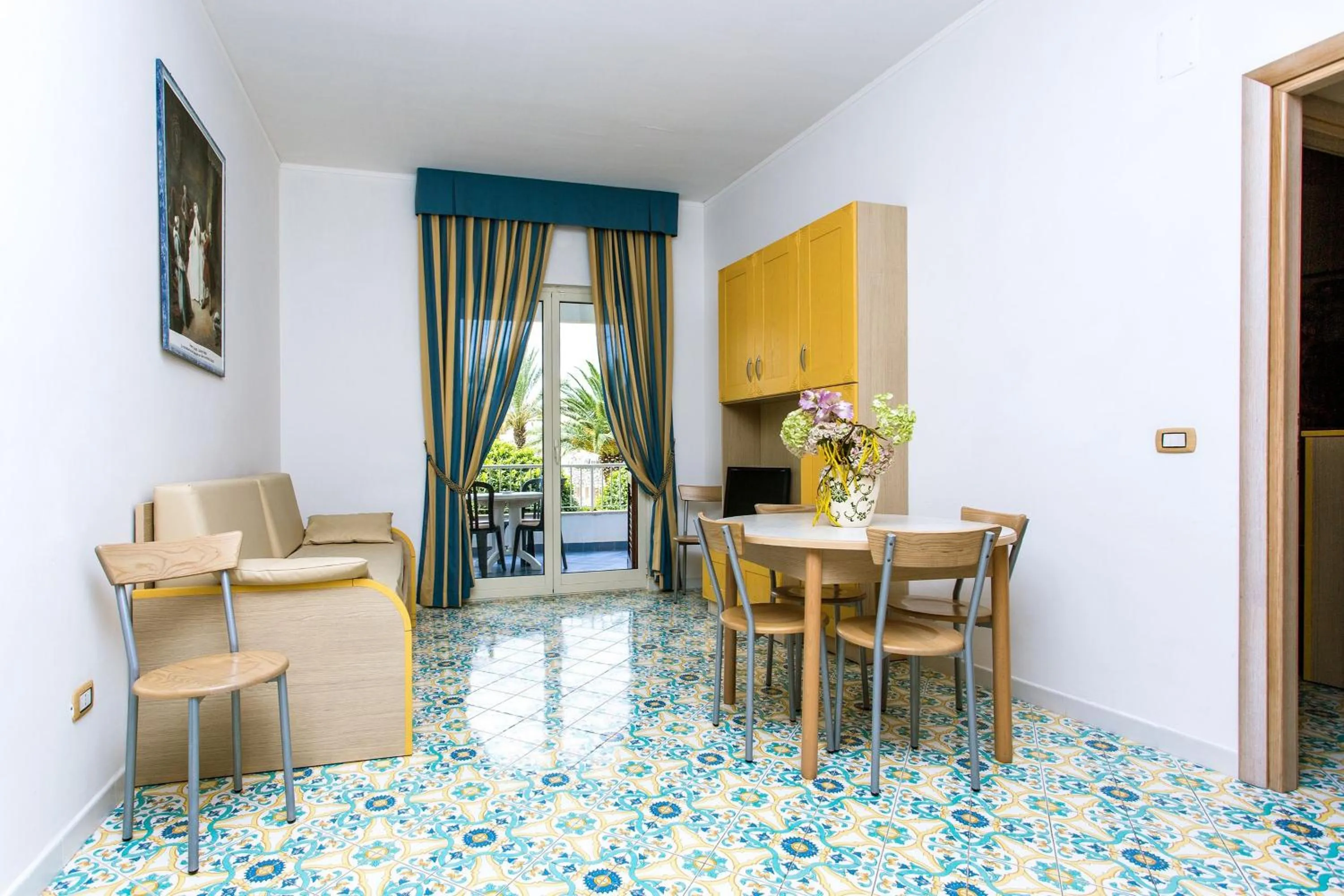 Kitchen or kitchenette in Club Residence La Castellana Mare