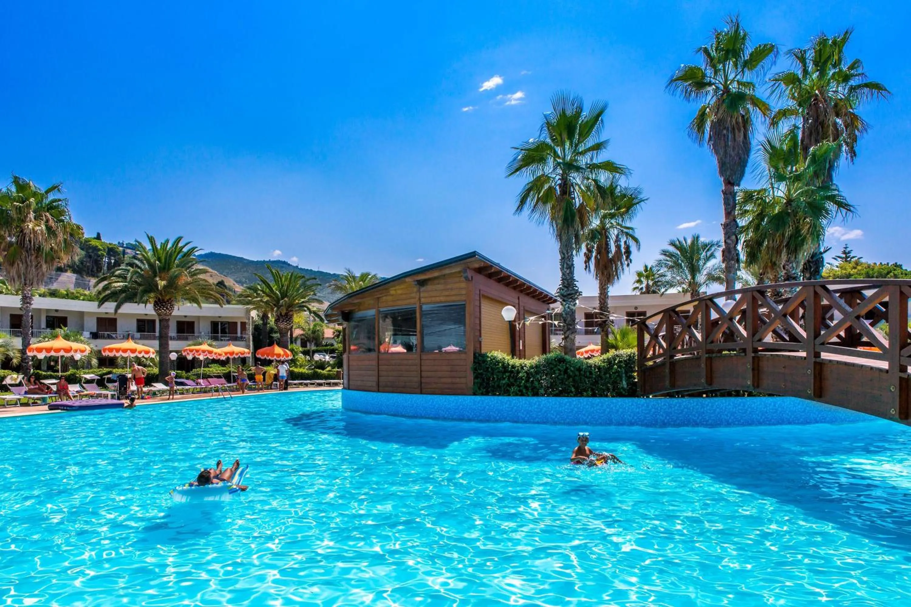 Swimming pool in Club Residence La Castellana Mare