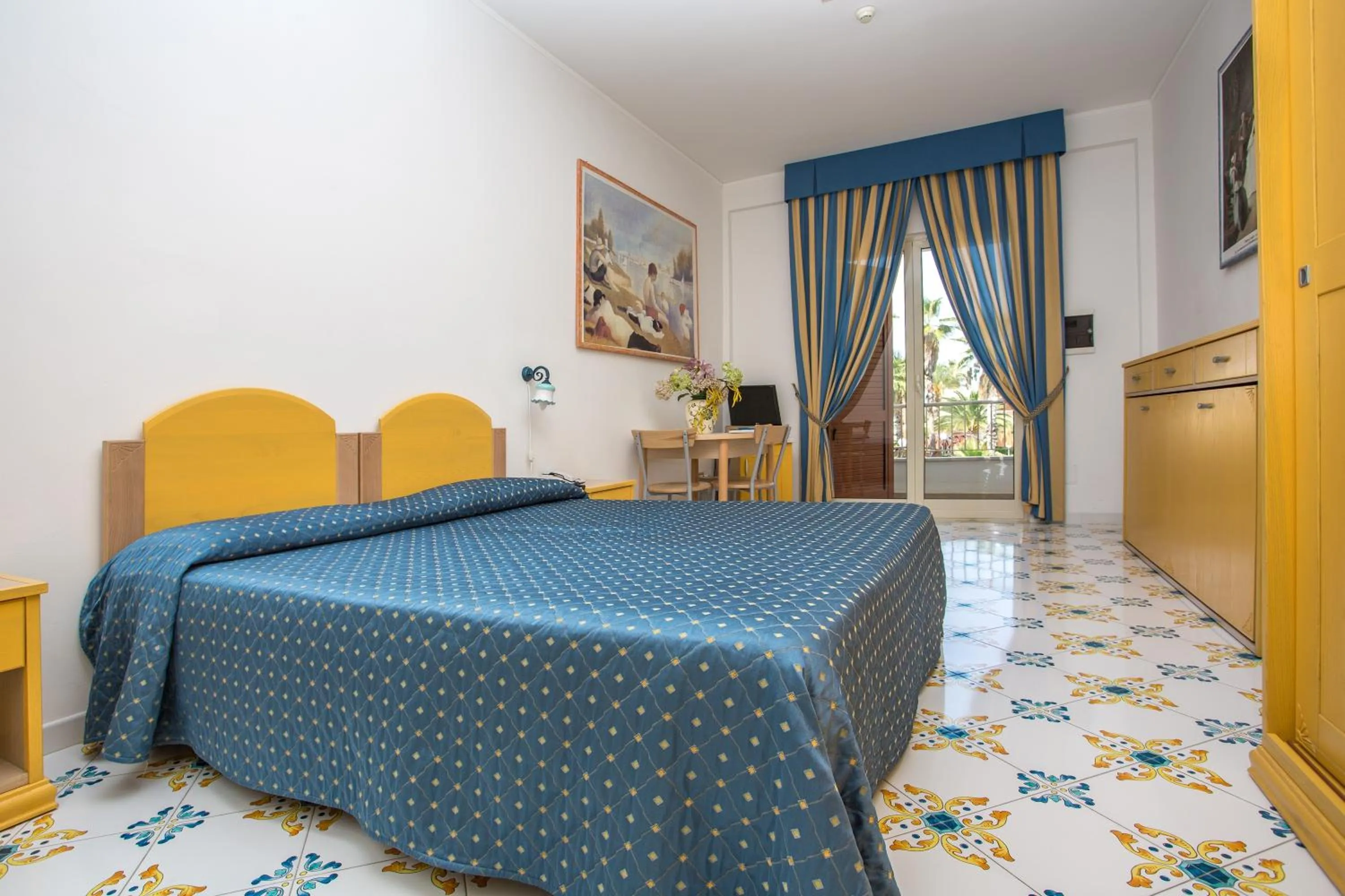 Bathroom, Bed in Club Residence La Castellana Mare