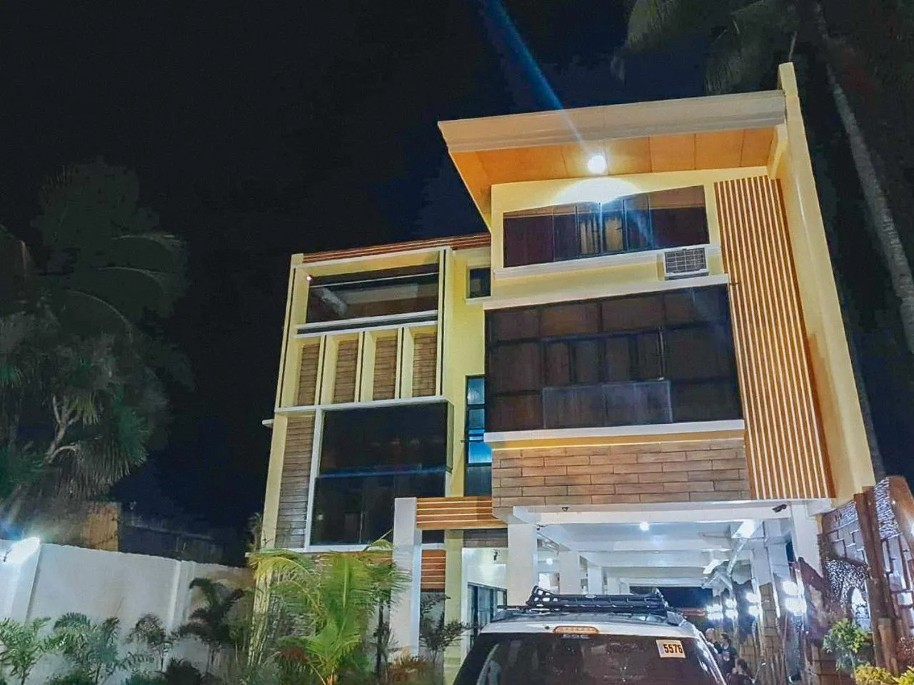 Property Building in RedDoorz near SGM Condotel Villa Beach Iloilo