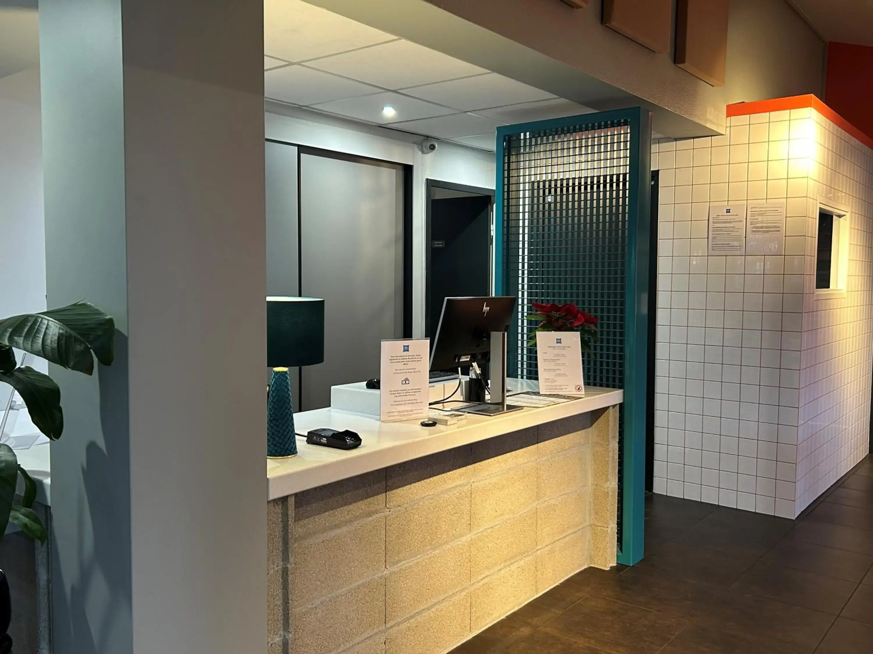 Lobby or reception in ibis Budget Mâcon Sud Lobby or reception in ibis Budget Mâcon Sud