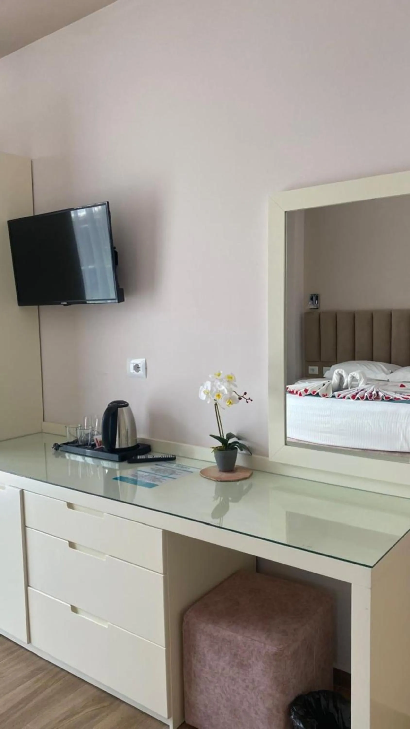 TV and multimedia in HOTEL DENOEL