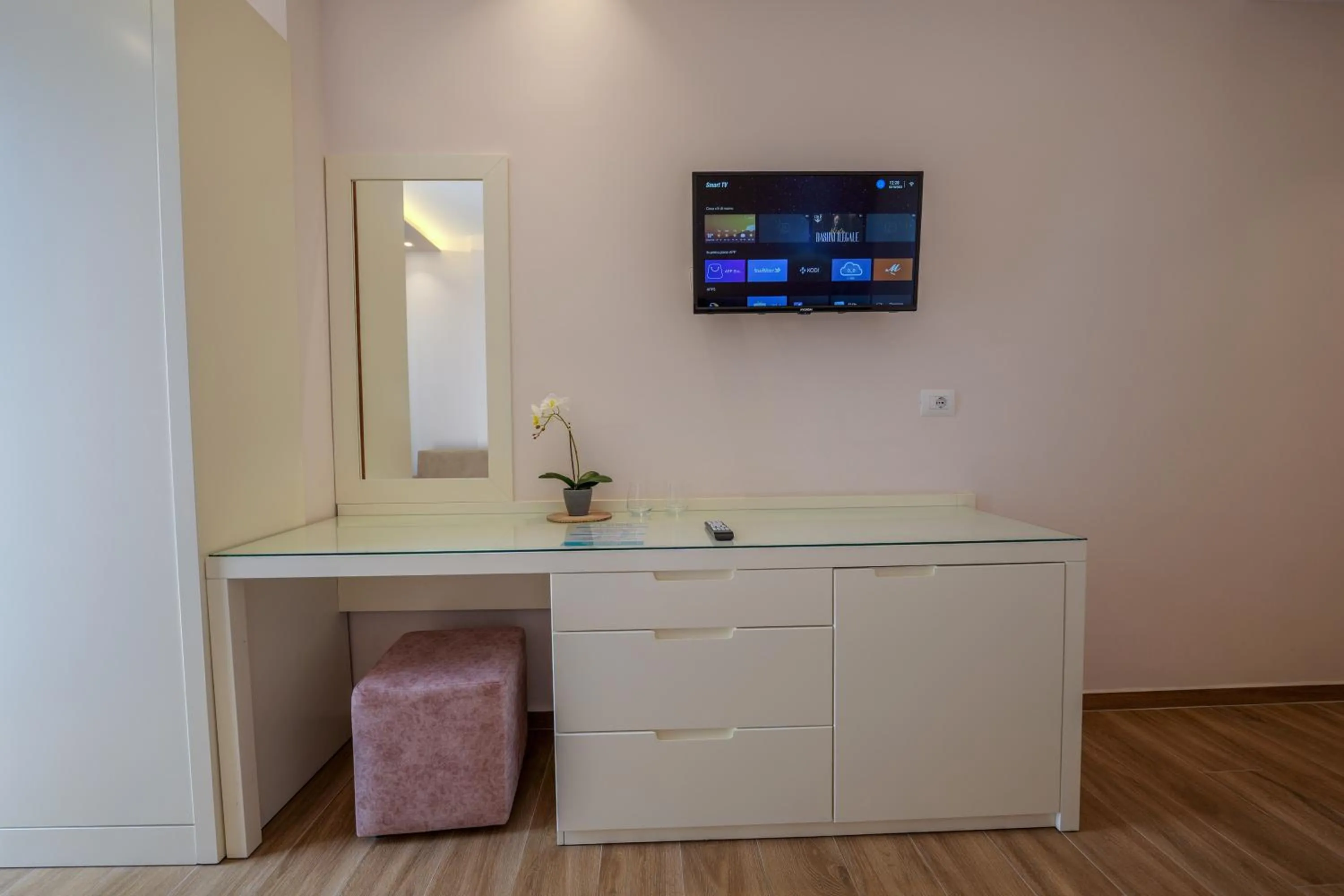 TV and multimedia in HOTEL DENOEL