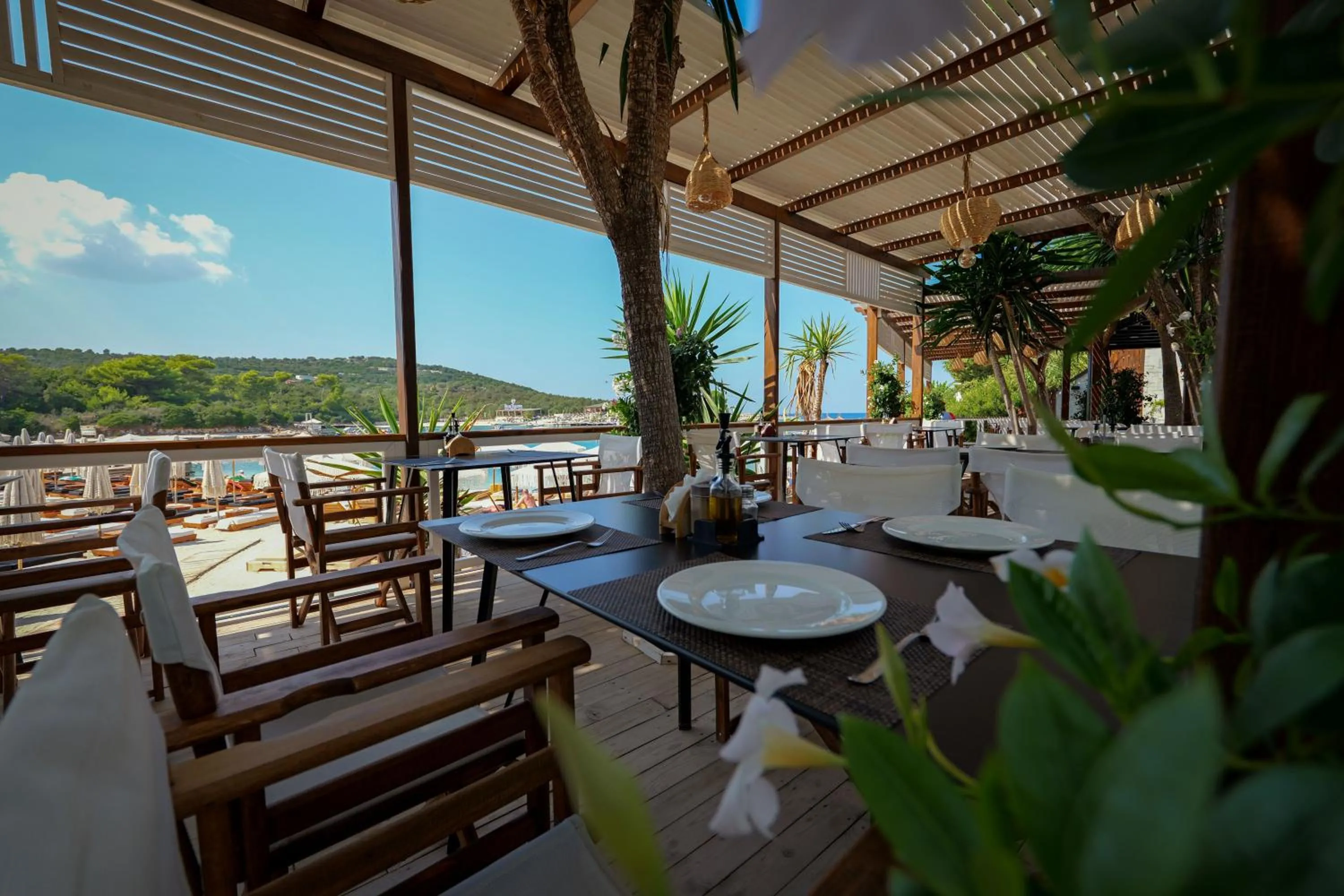 Restaurant/places to eat in HOTEL DENOEL