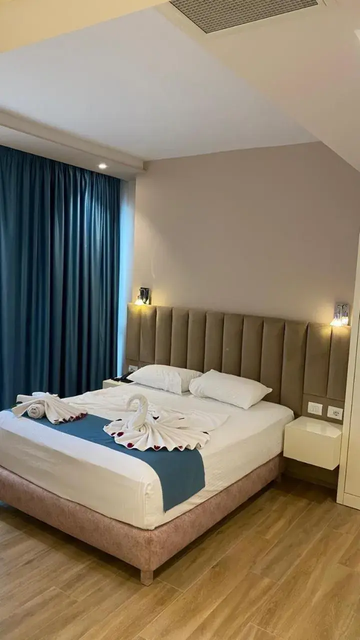 Double Room with Garden View in HOTEL DENOEL Double Room with Garden View in HOTEL DENOEL