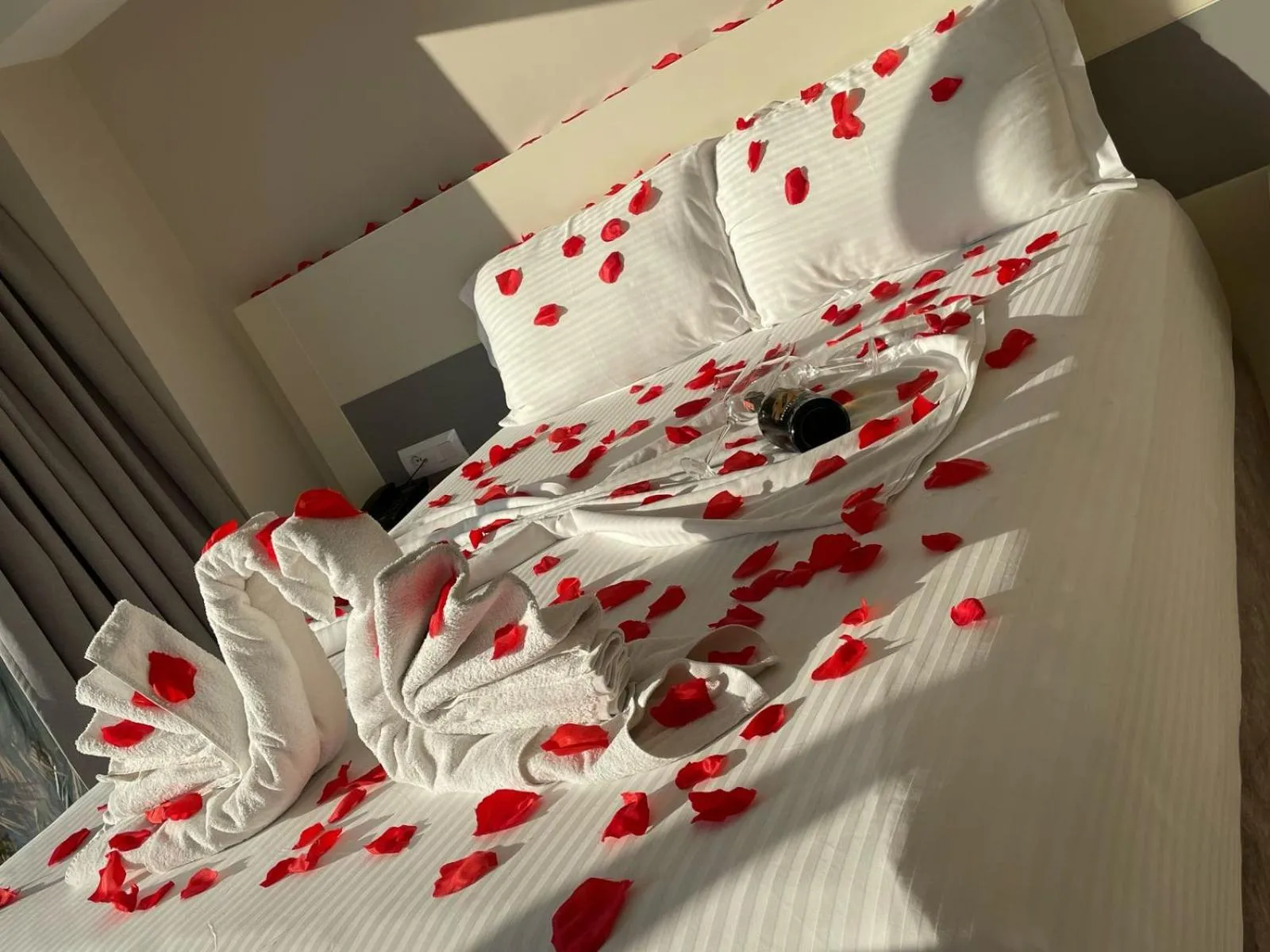 Decorative detail, Bed in HOTEL DENOEL