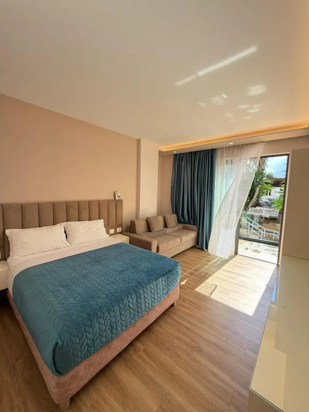 Family Room with Sea View in HOTEL DENOEL Family Room with Sea View in HOTEL DENOEL