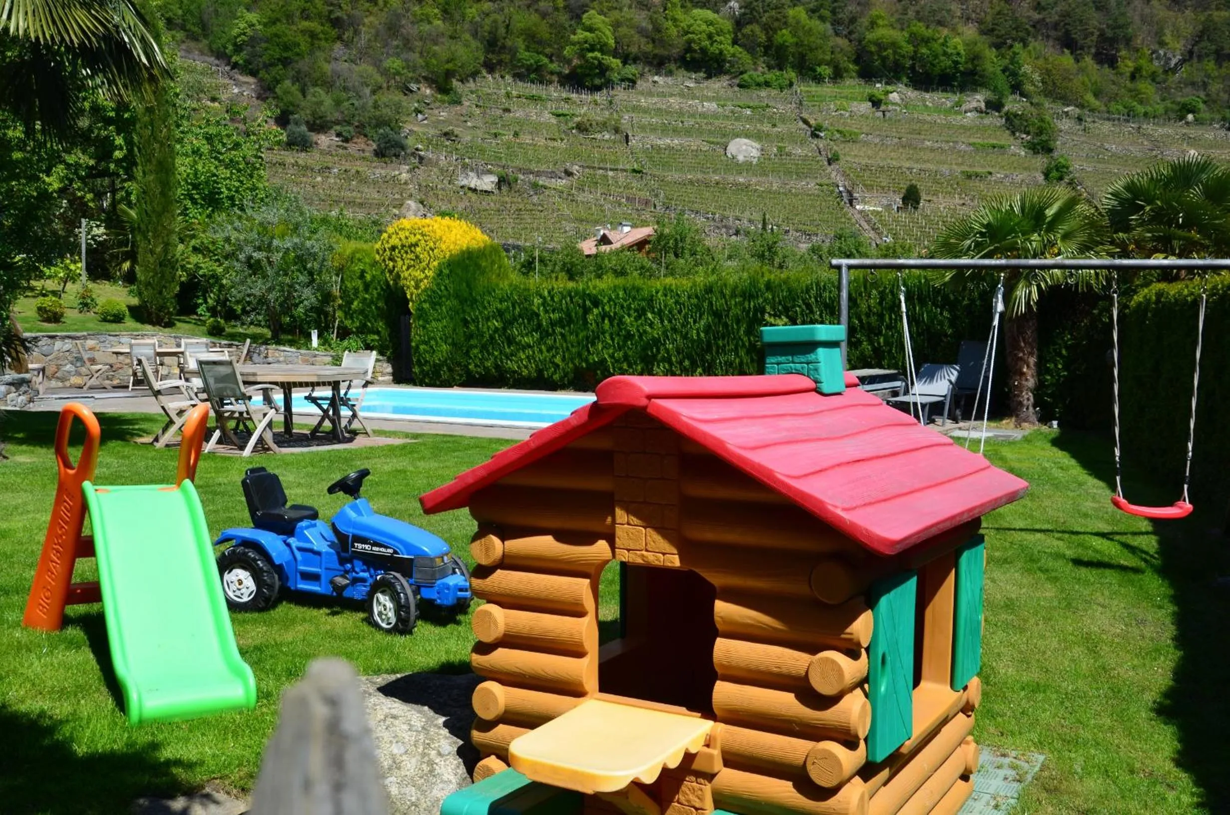 Children play ground in Obermaratscher Apartments Residence