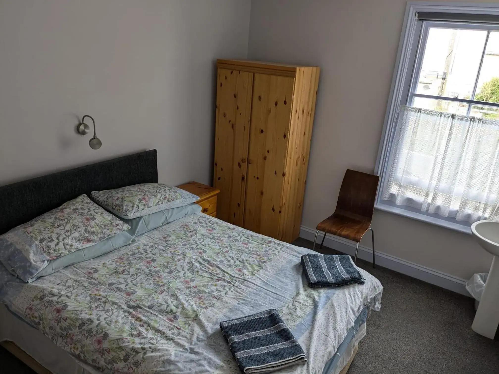 Double Room in Burlington Double Room in Burlington
