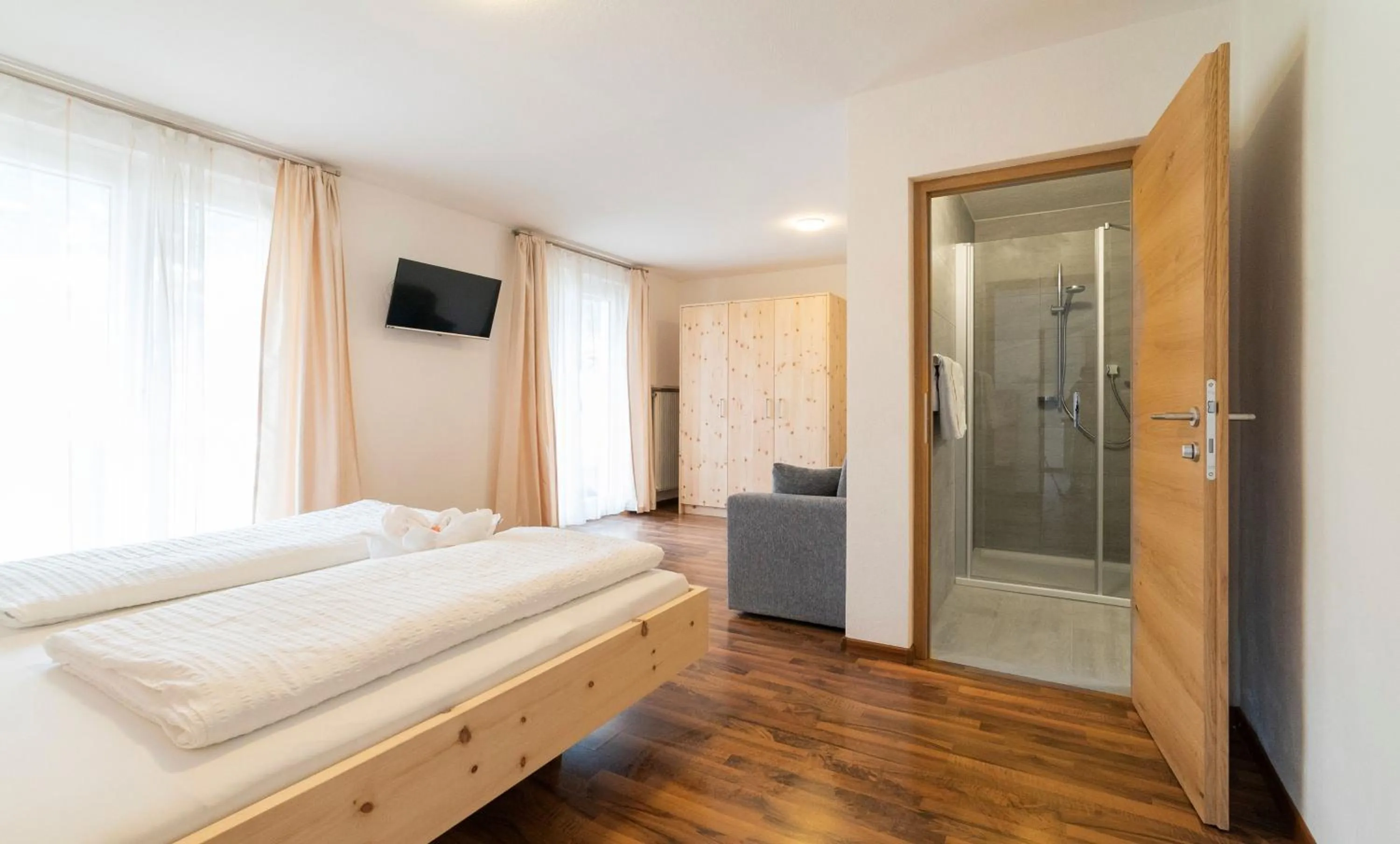 Living room, Bed in Residence Ortlerhof