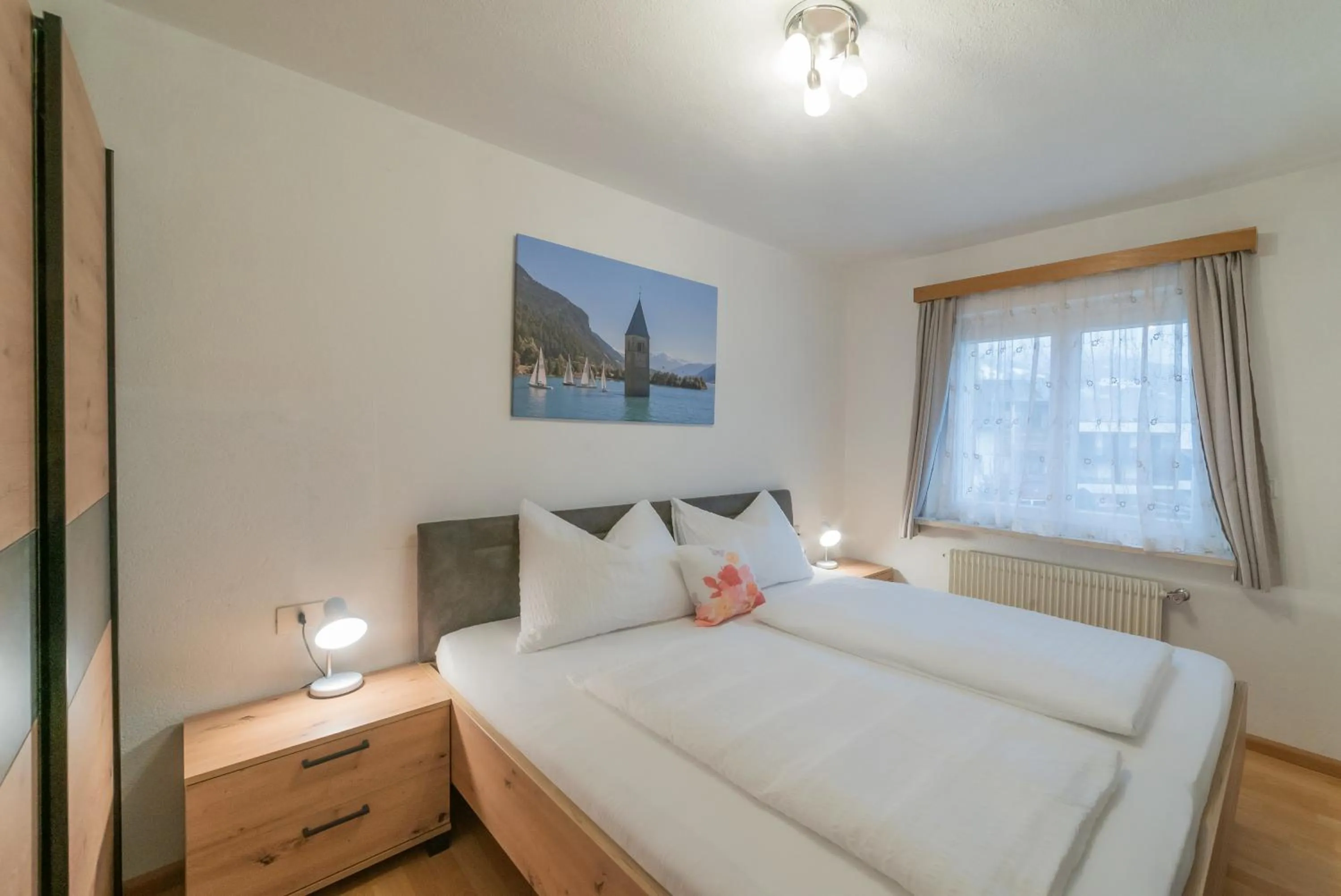 Photo of the whole room, Bed in Residence Ortlerhof