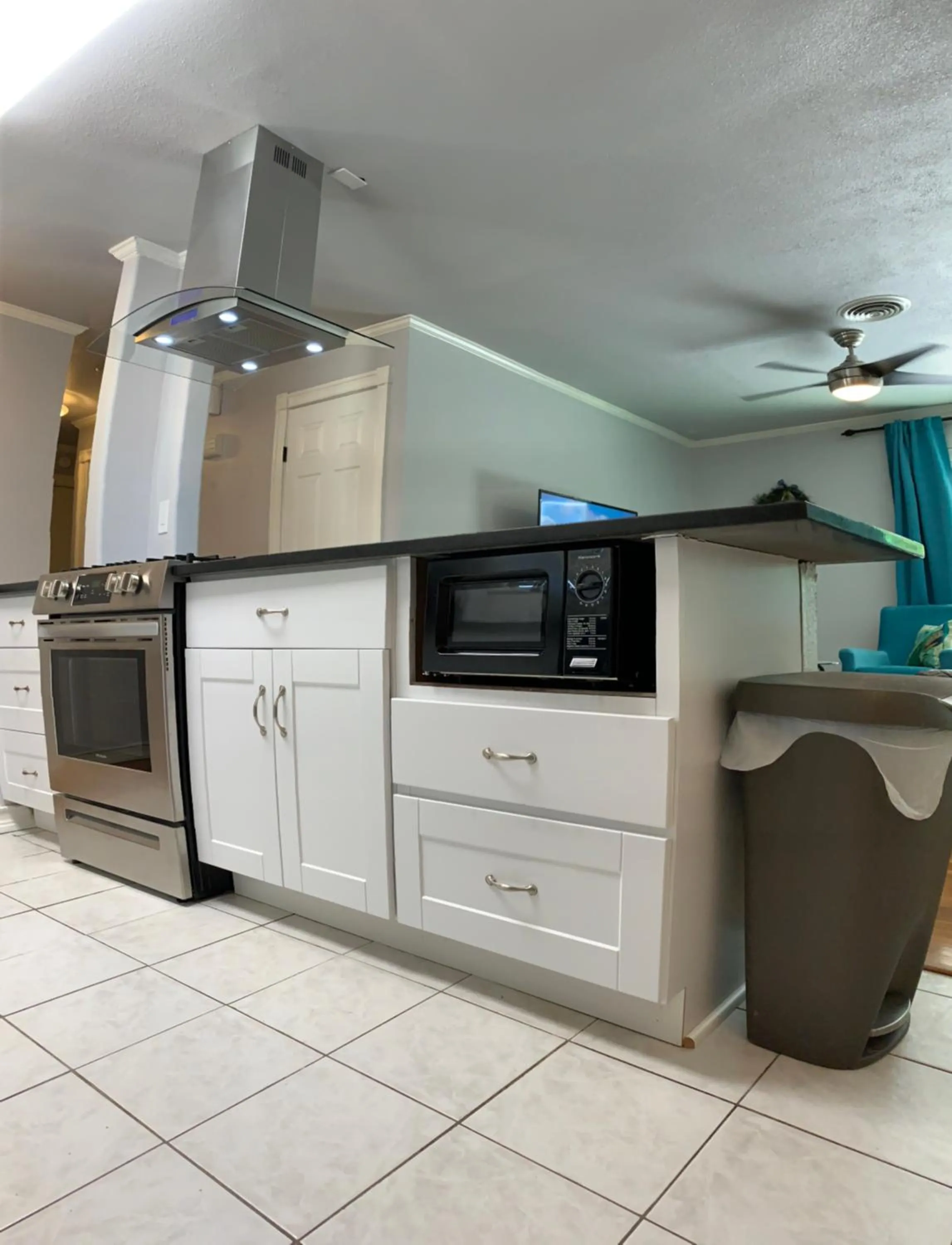 Coffee/tea facilities in The Peahen House