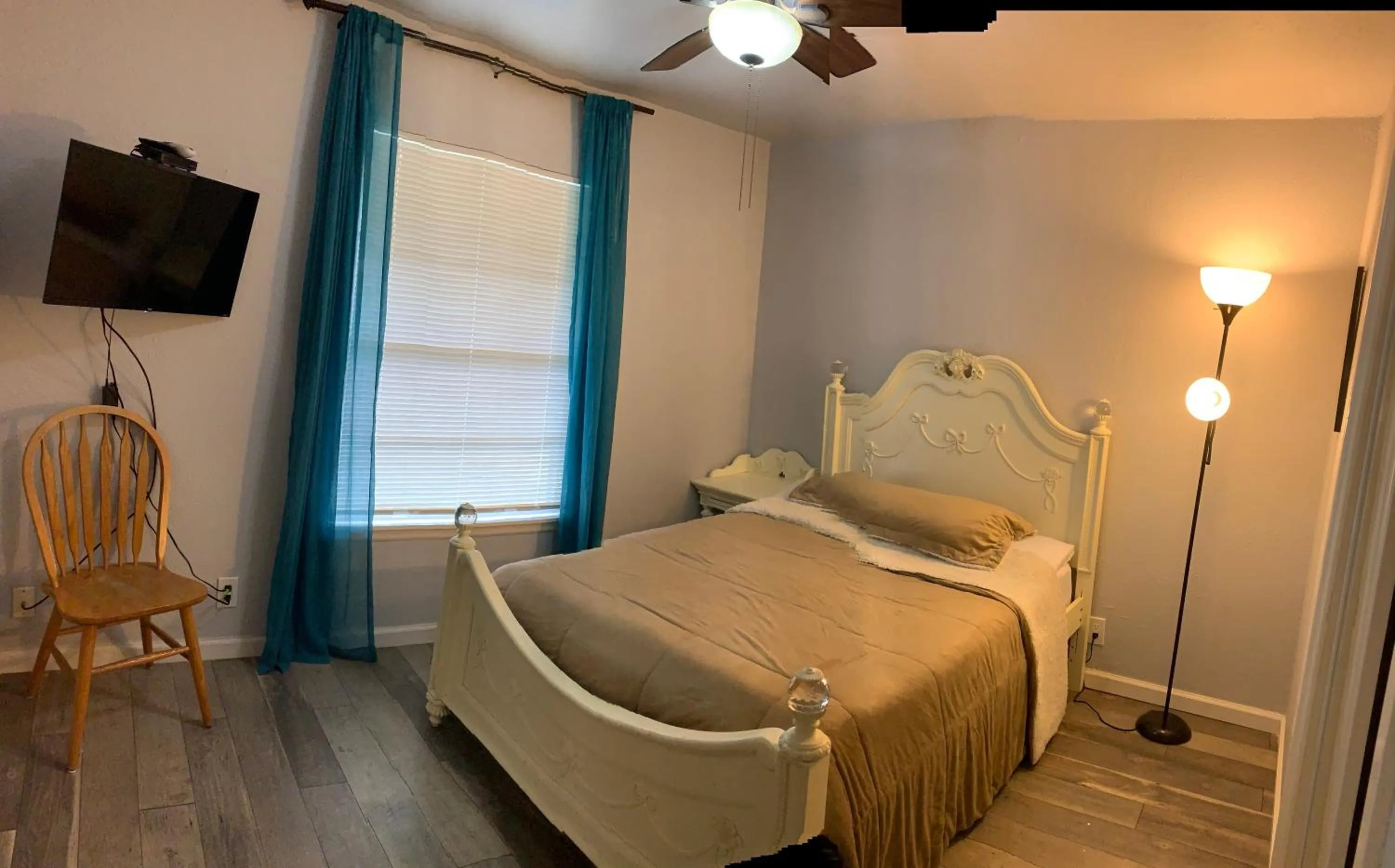 Bed in The Peahen House