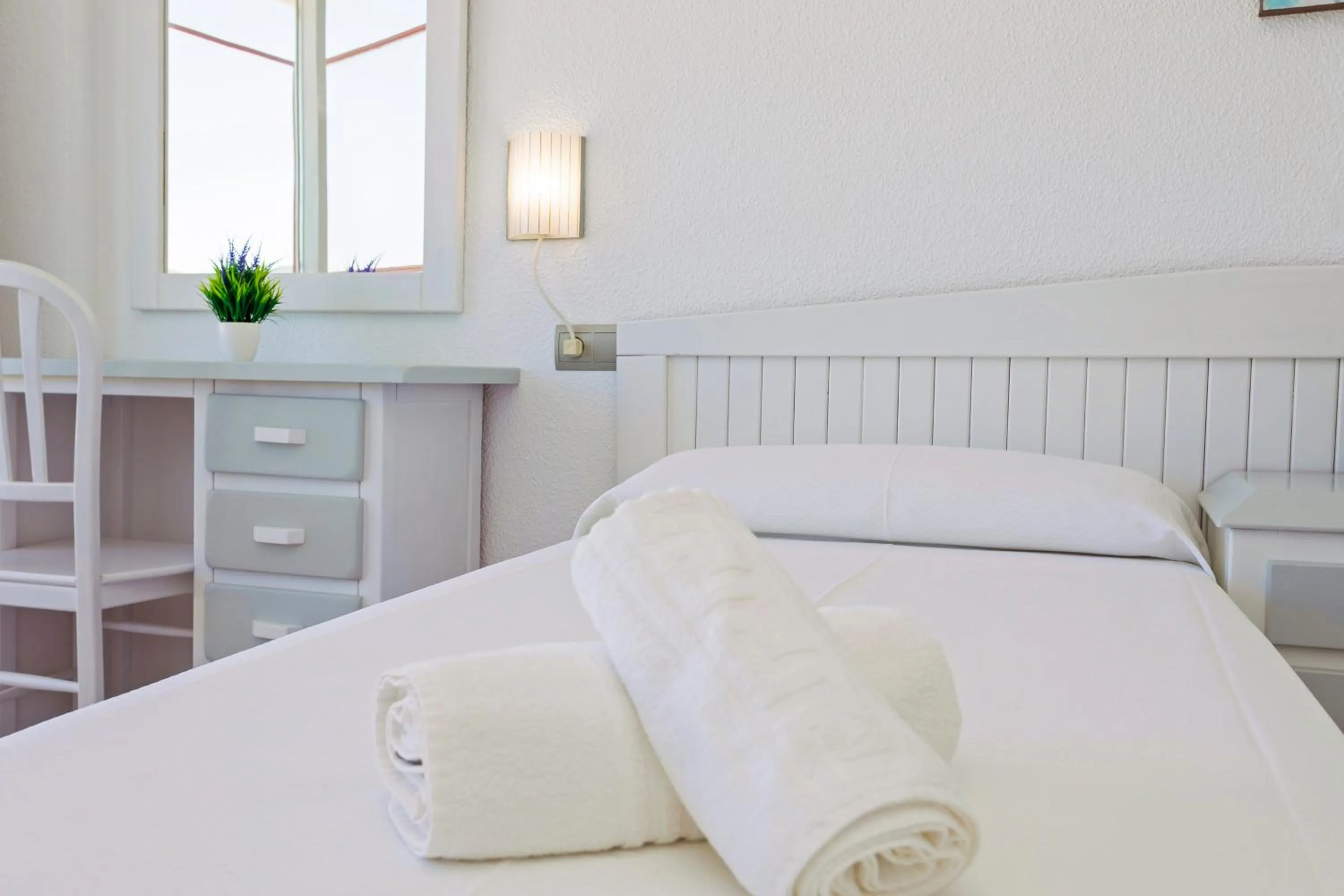 Bedroom, Bed in Hostal Molins Park