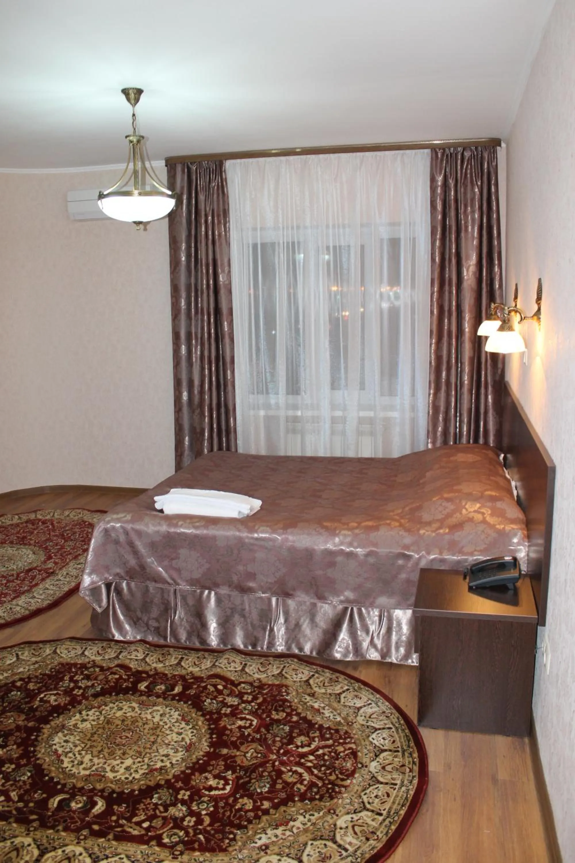 Photo of the whole room, Bed in Sultan Beibarys