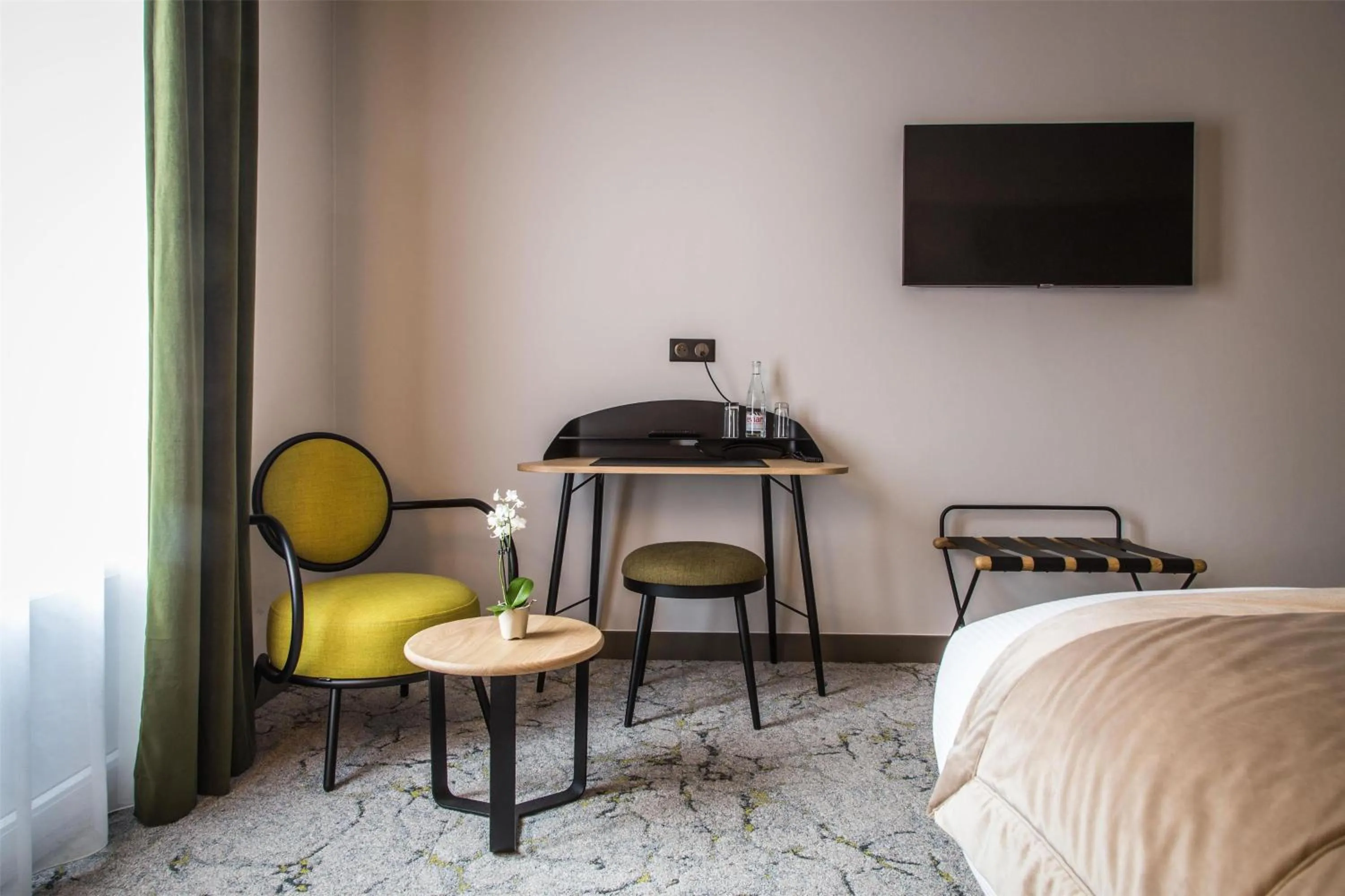 Bedroom, Bed in Best Western Le Relais du Vigneron