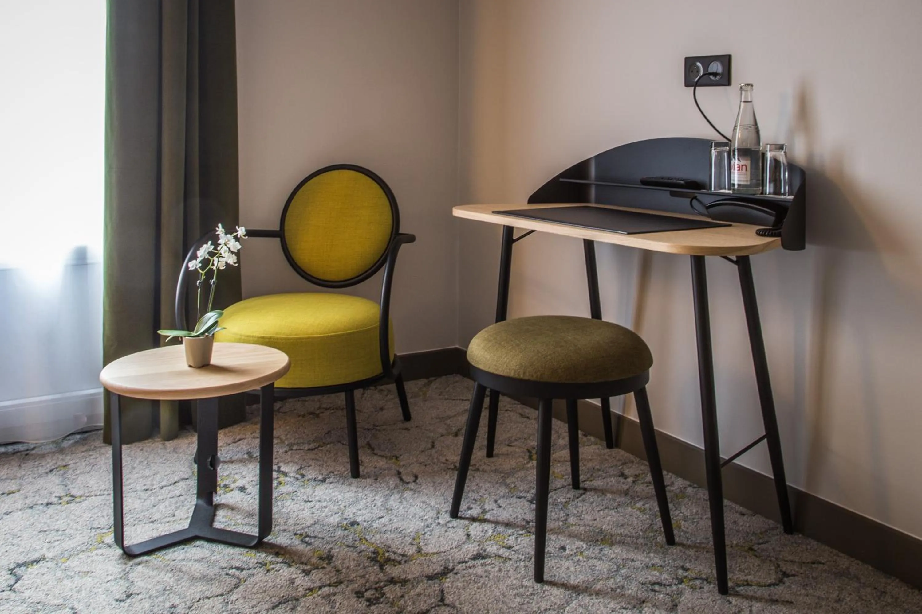 Seating area in Best Western Le Relais du Vigneron