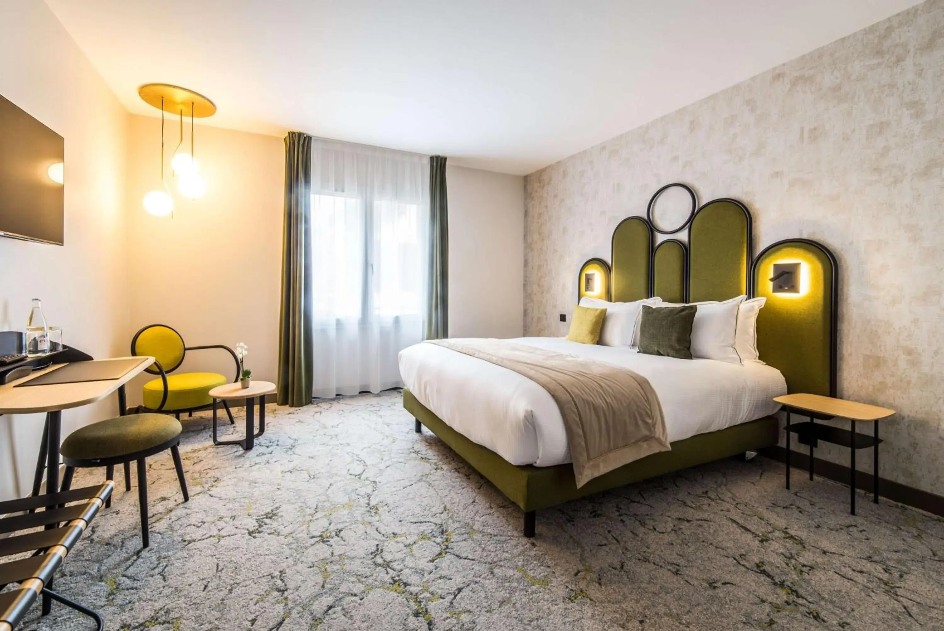 Bedroom, Bed in Best Western Le Relais du Vigneron Bedroom, Bed in Best Western Le Relais du Vigneron