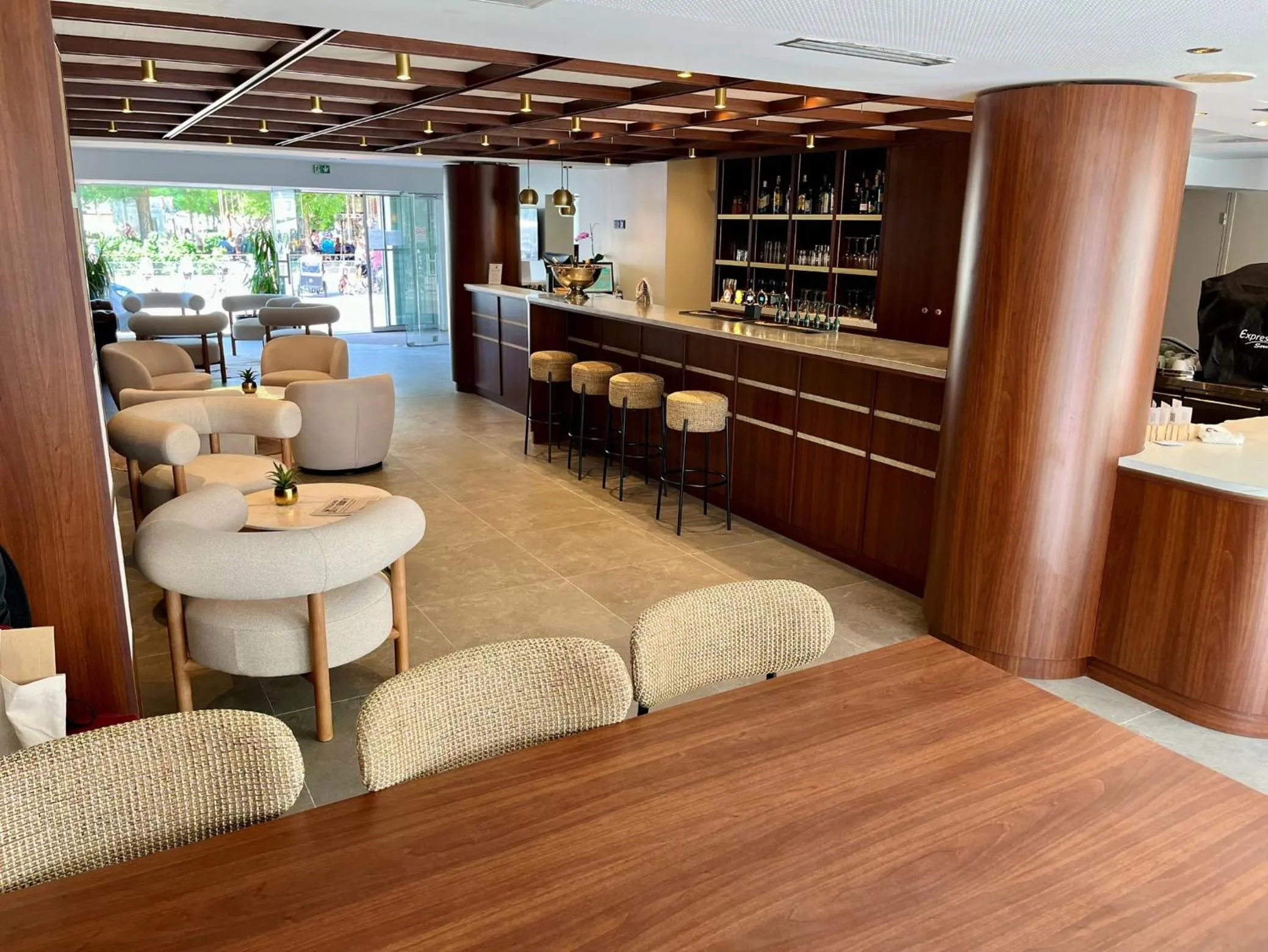 Lobby or reception in Hôtel Le Yachtman, The Originals Collection