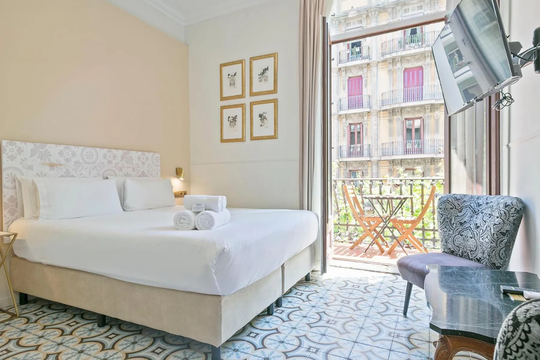 Bedroom, Bed in Mihlton Barcelona Boutique B&B