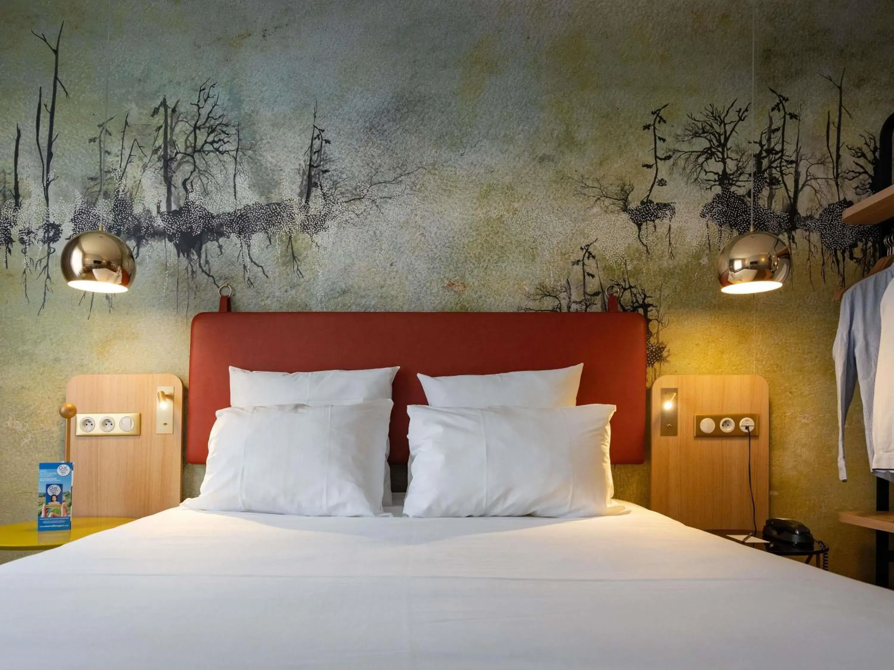 Bedroom, Bed in Mercure Saint Omer Centre Gare Bedroom, Bed in Mercure Saint Omer Centre Gare