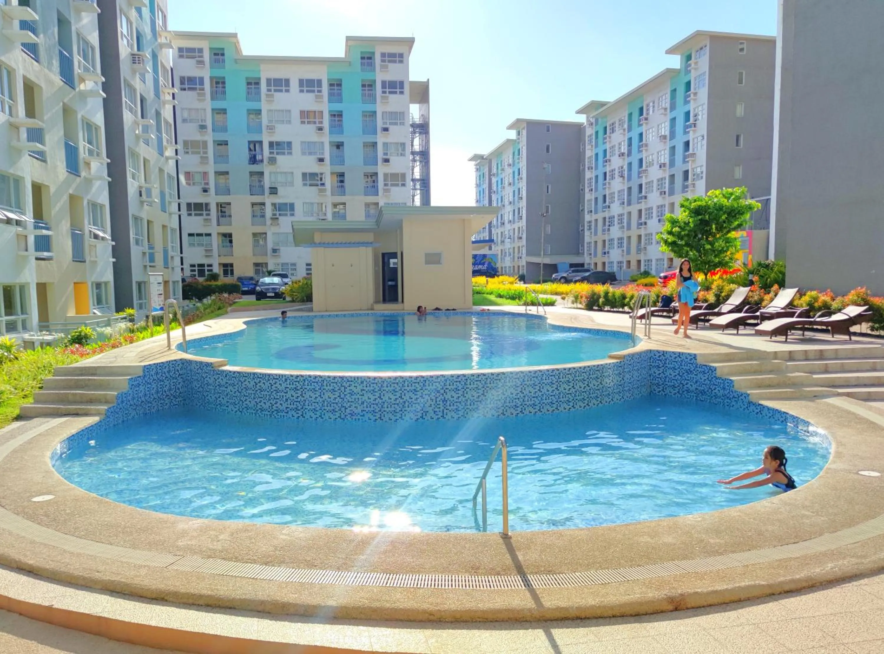 Swimming pool in Davao Condo 2BR Pool Wifi Netflix