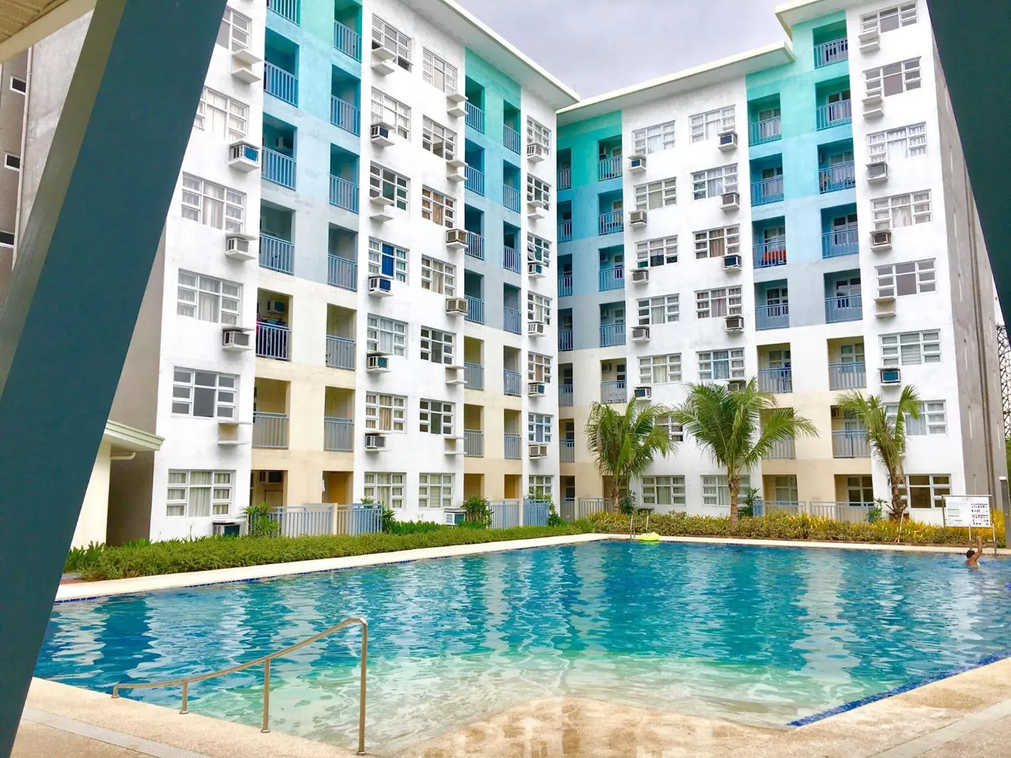 Swimming pool in Davao Condo 2BR Pool Wifi Netflix Swimming pool in Davao Condo 2BR Pool Wifi Netflix