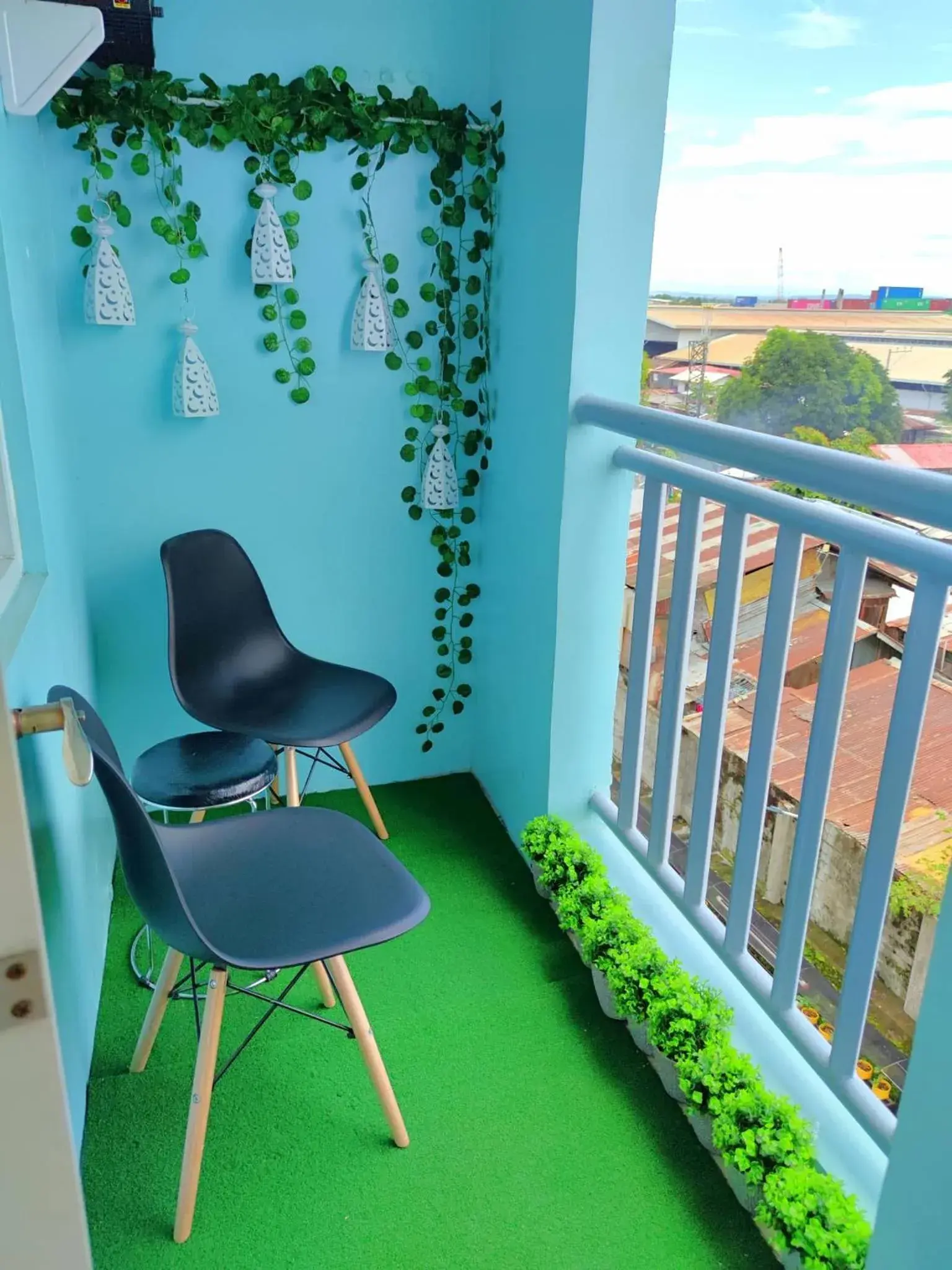 Balcony/Terrace in Davao Condo 2BR Pool Wifi Netflix Balcony/Terrace in Davao Condo 2BR Pool Wifi Netflix