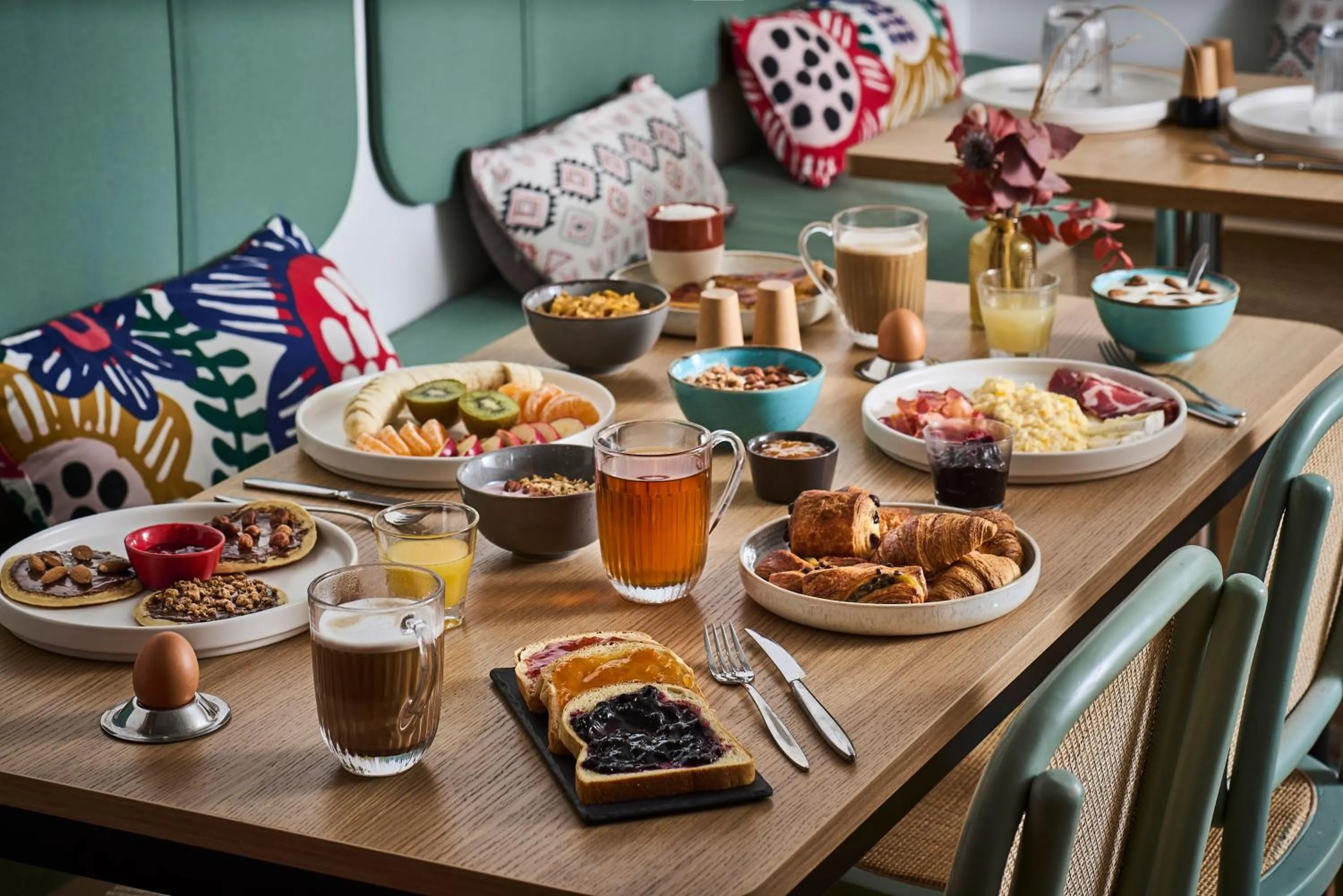 Breakfast in Hotel Cervantes by Happyculture