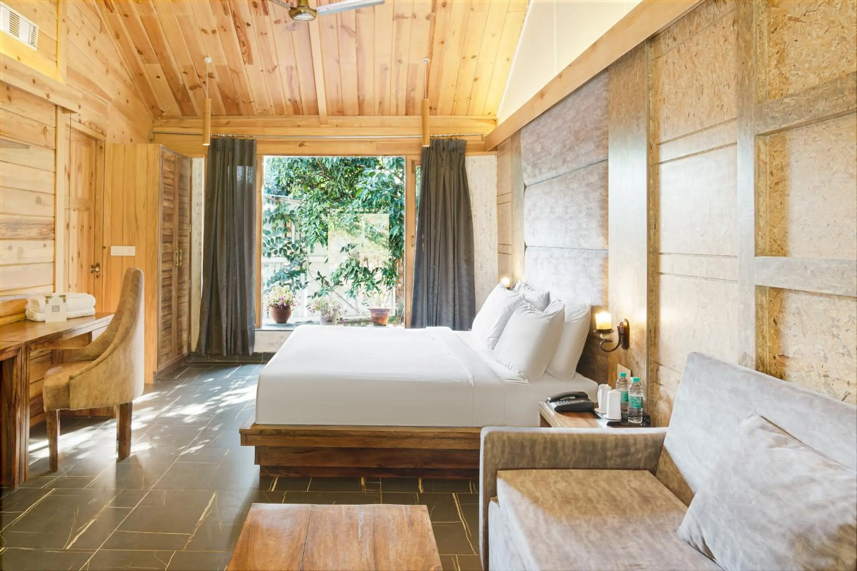 Photo of the whole room in The Sylvan Retreat Photo of the whole room in The Sylvan Retreat