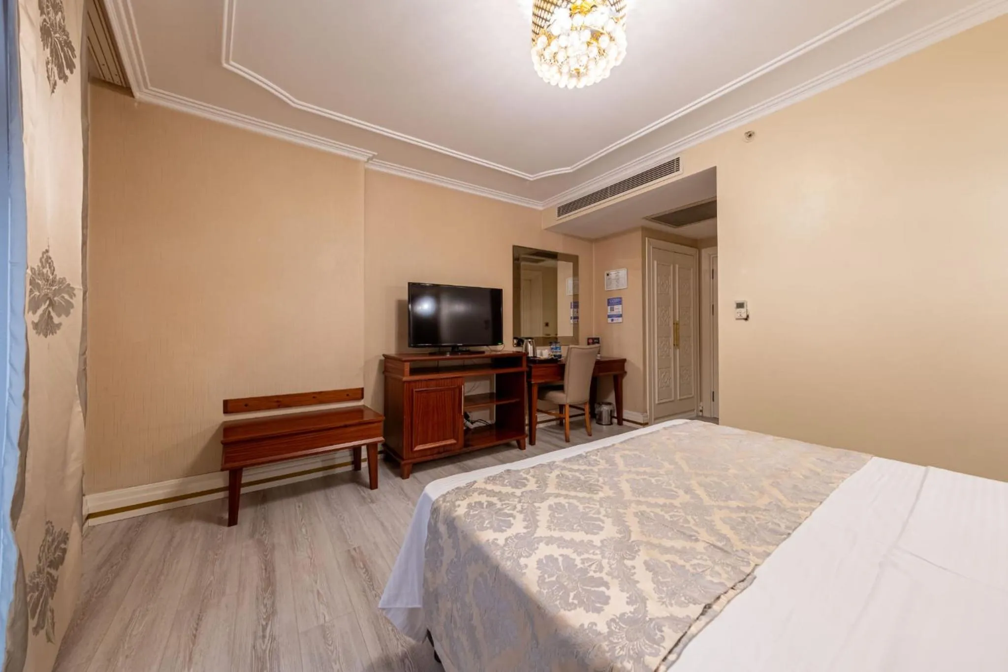 Bed in Myy Boutique Hotel