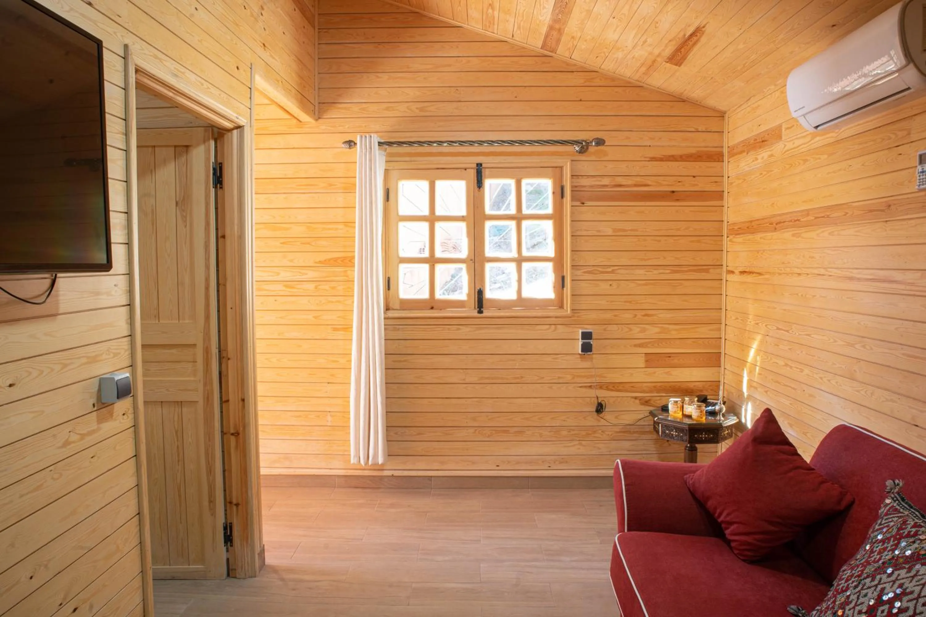 TV and multimedia in Dar Zayane