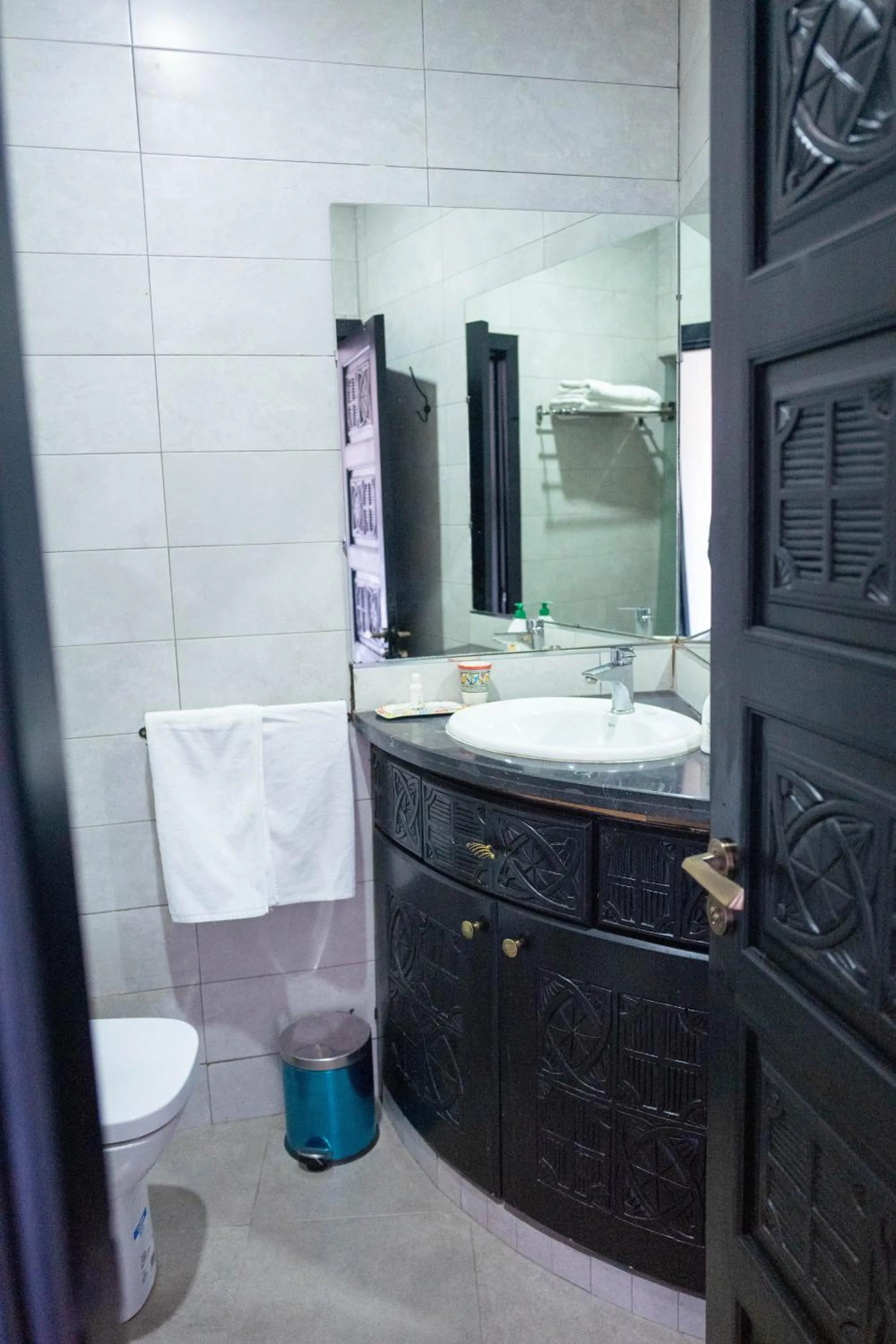 Shower in Dar Zayane