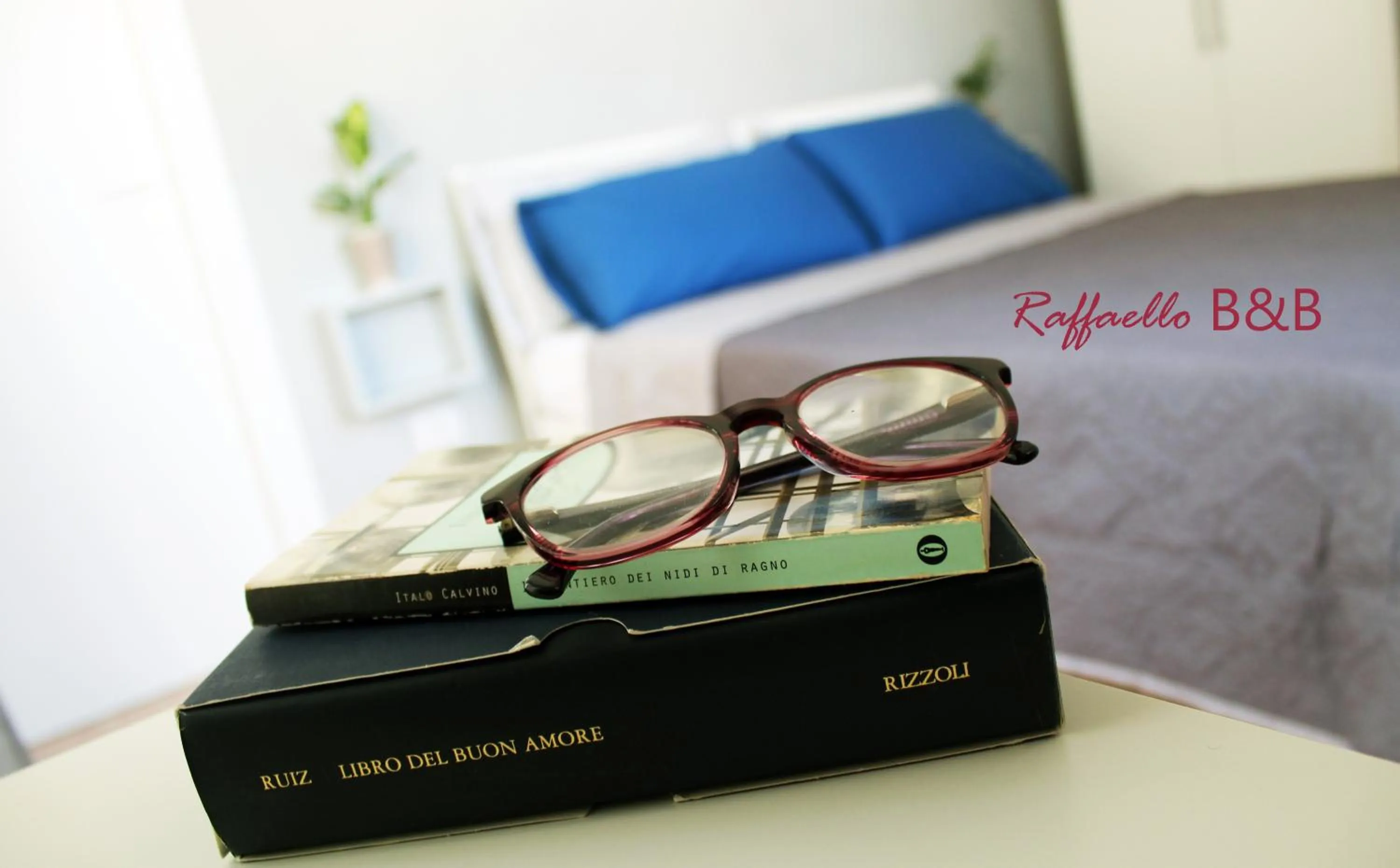 Decorative detail, Bed in B & B Raffaello